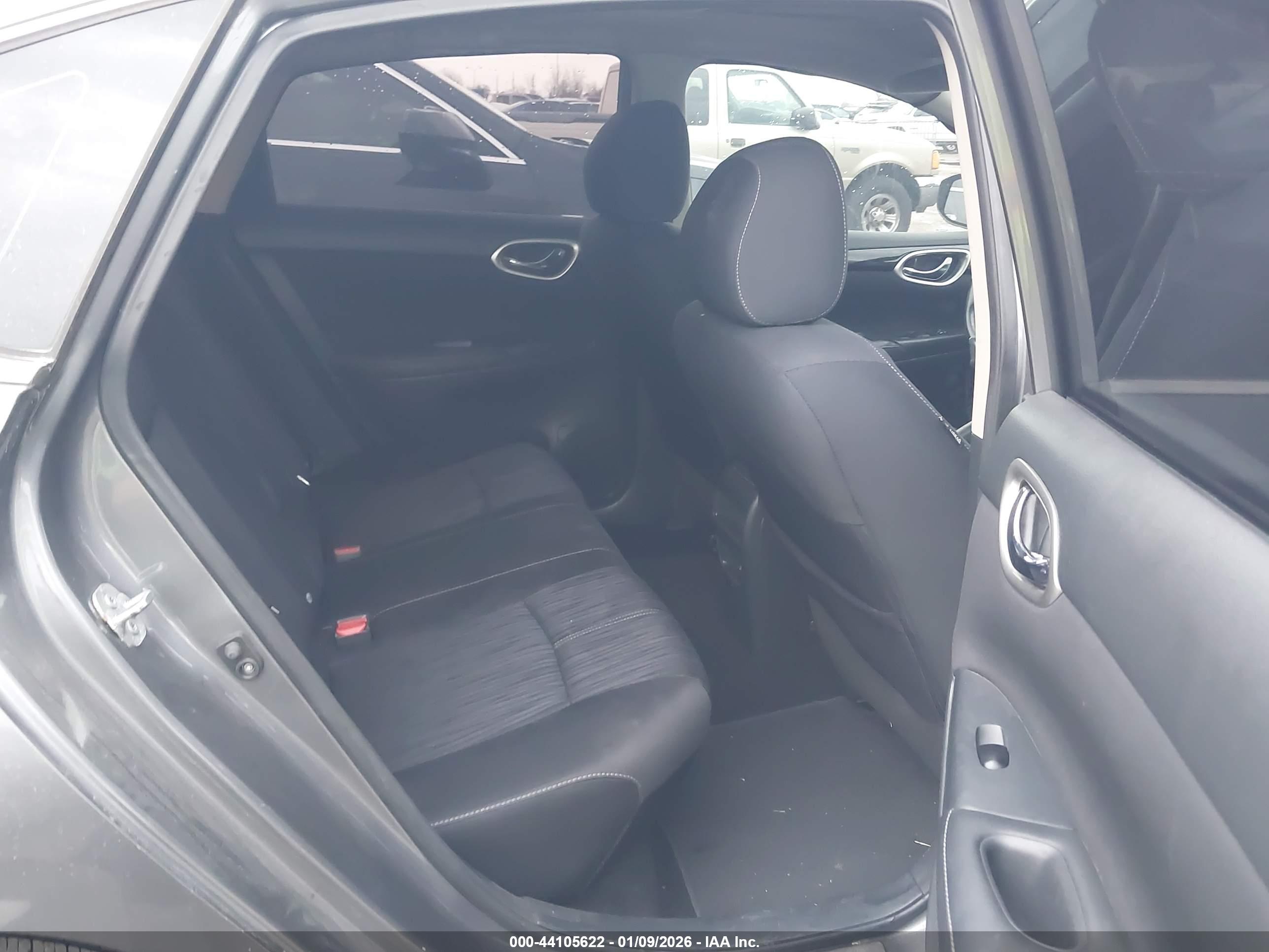 NISSAN SENTRA image 8