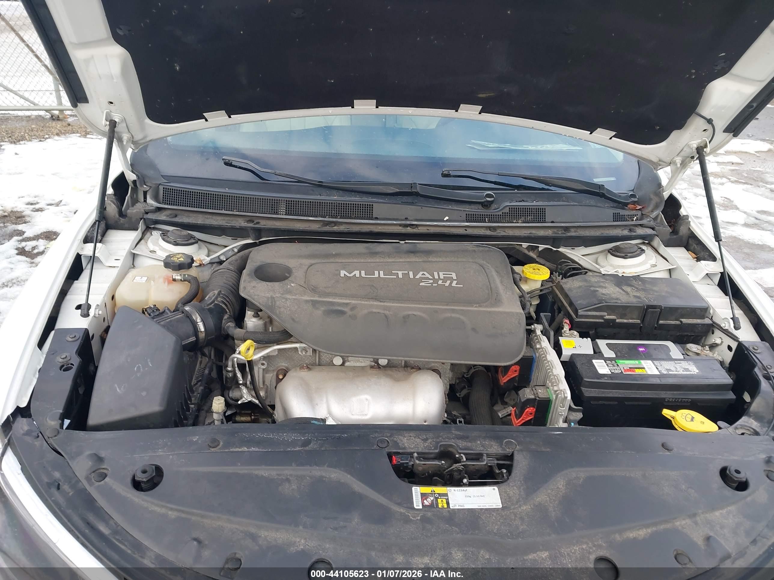 CHRYSLER 200 image 10