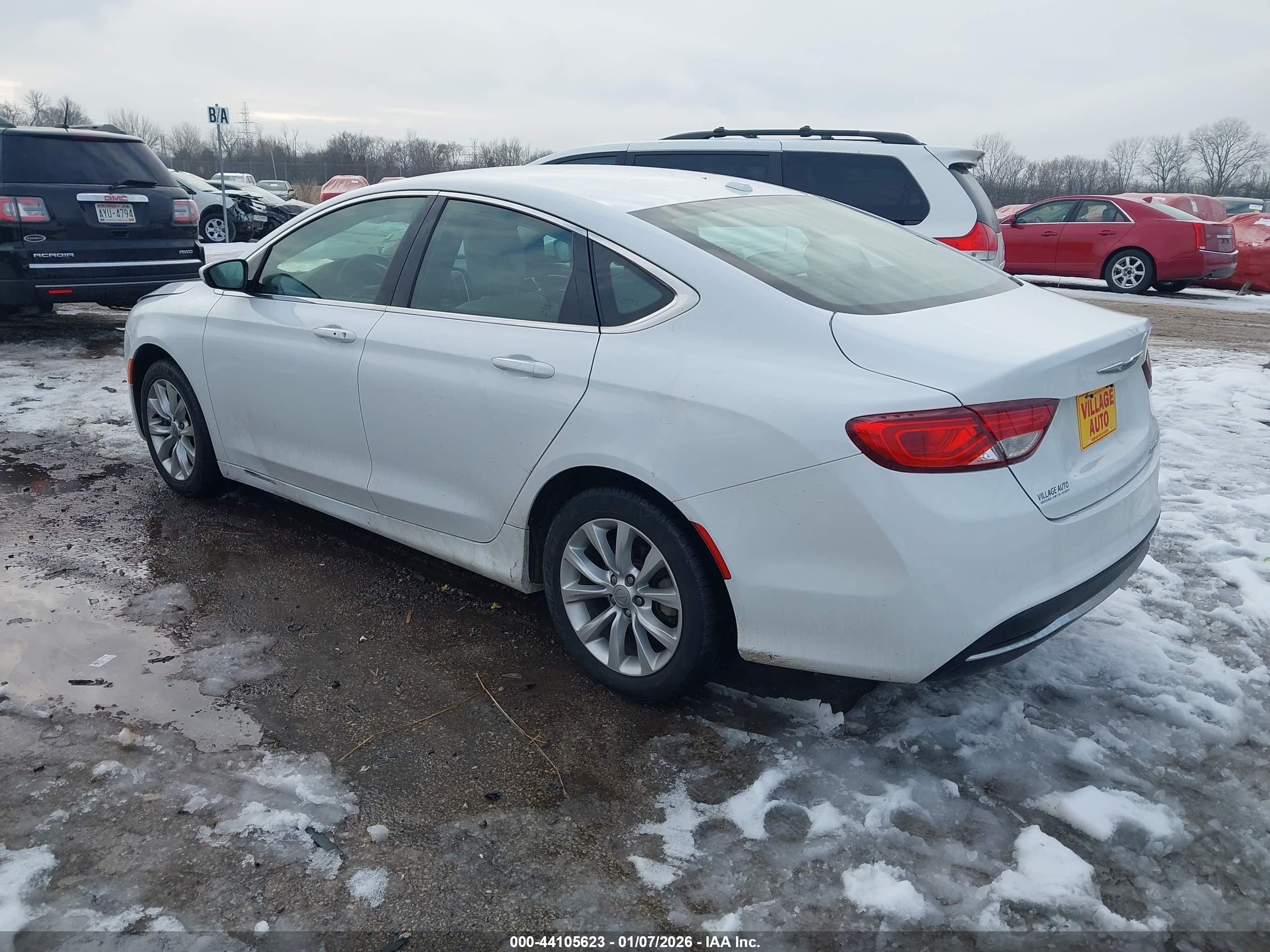 CHRYSLER 200 image 3
