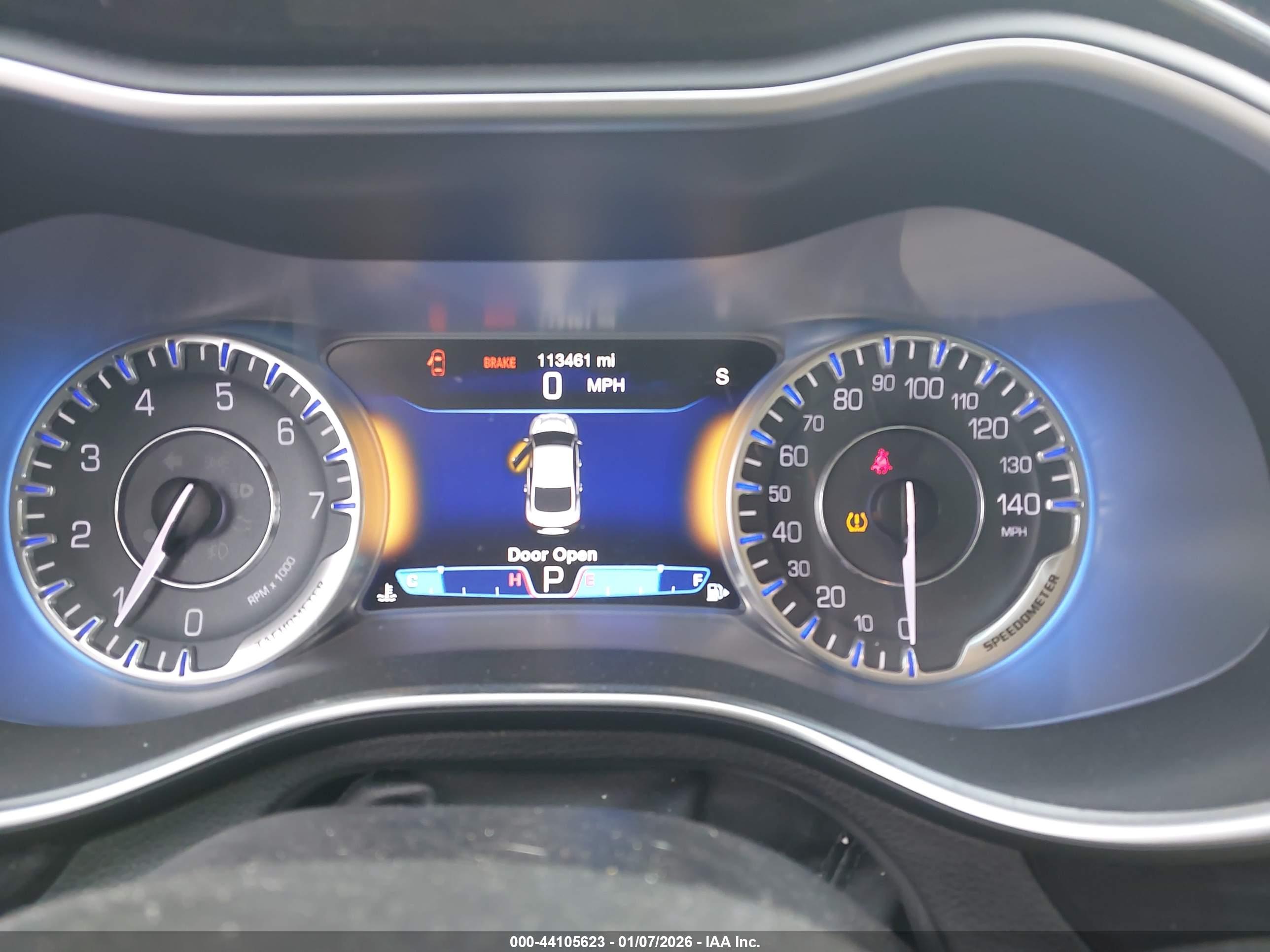 CHRYSLER 200 image 7