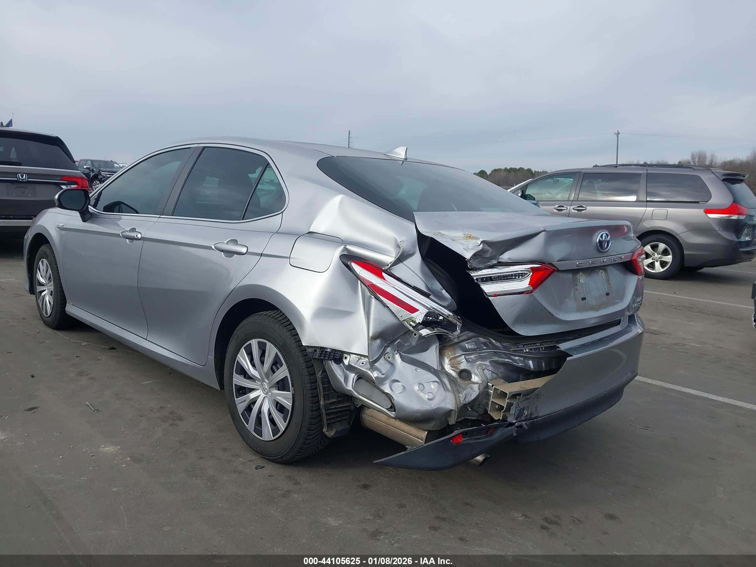 TOYOTA CAMRY image 3
