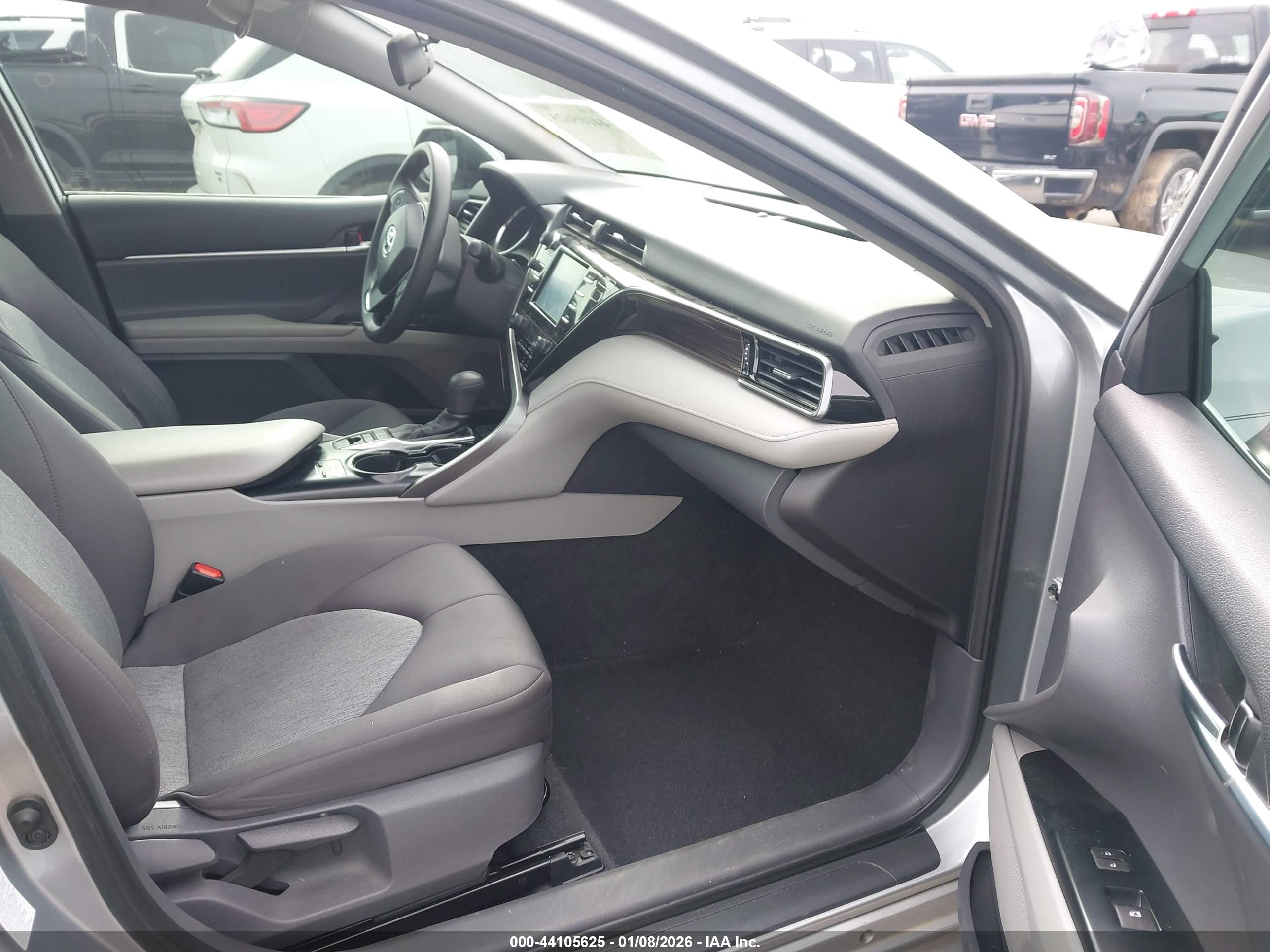 TOYOTA CAMRY image 5