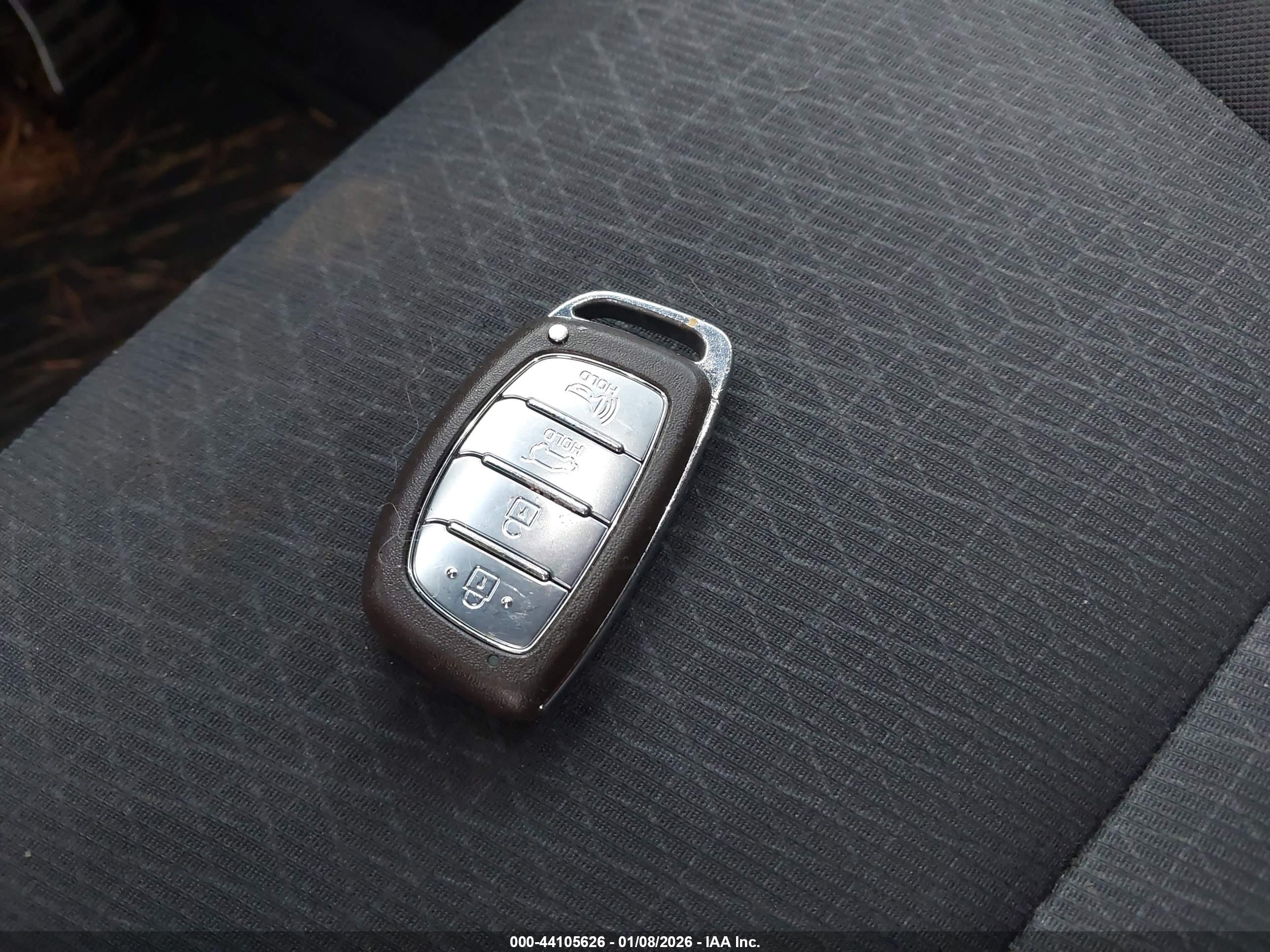 HYUNDAI TUCSON image 11