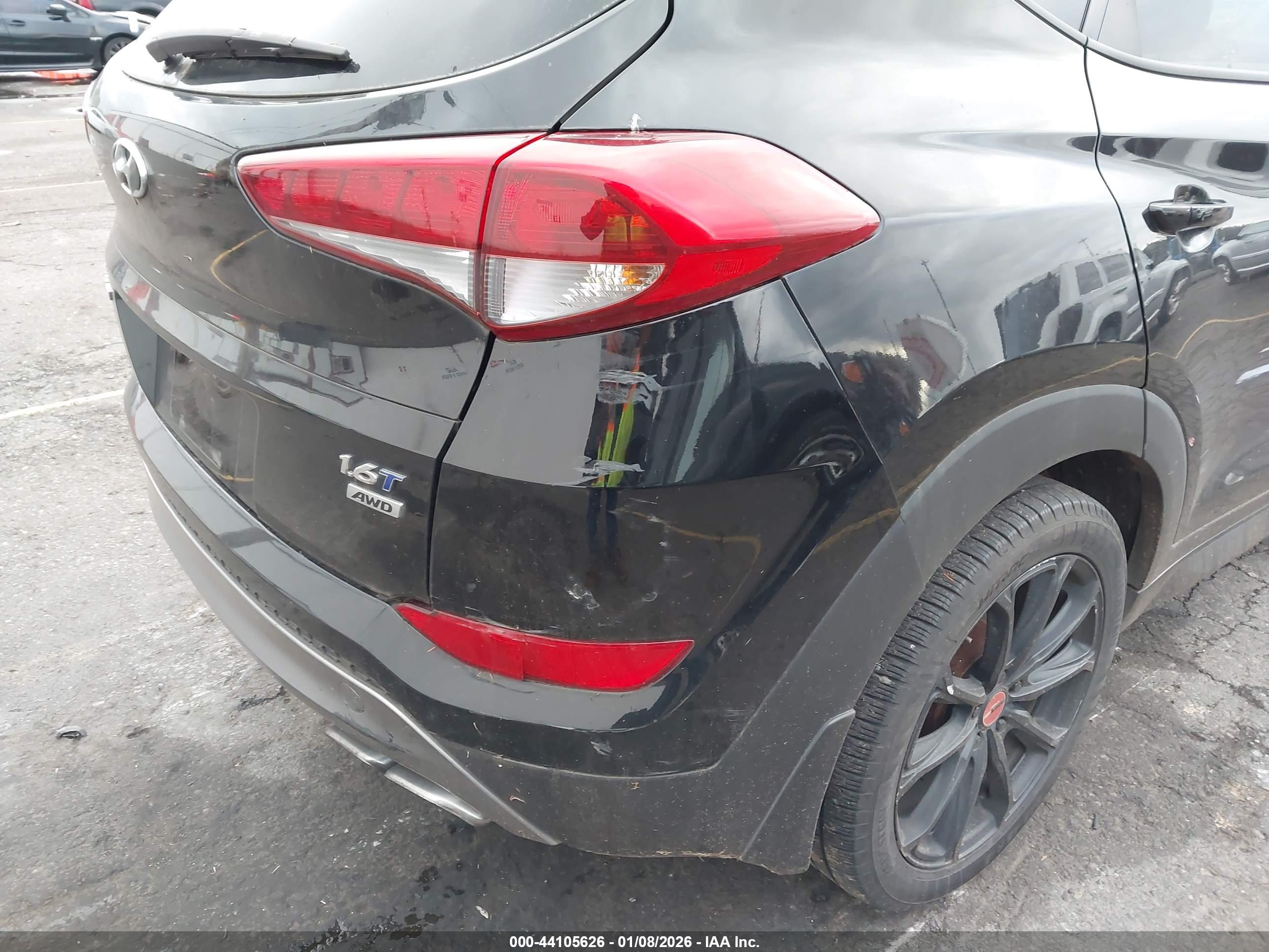 HYUNDAI TUCSON image 6