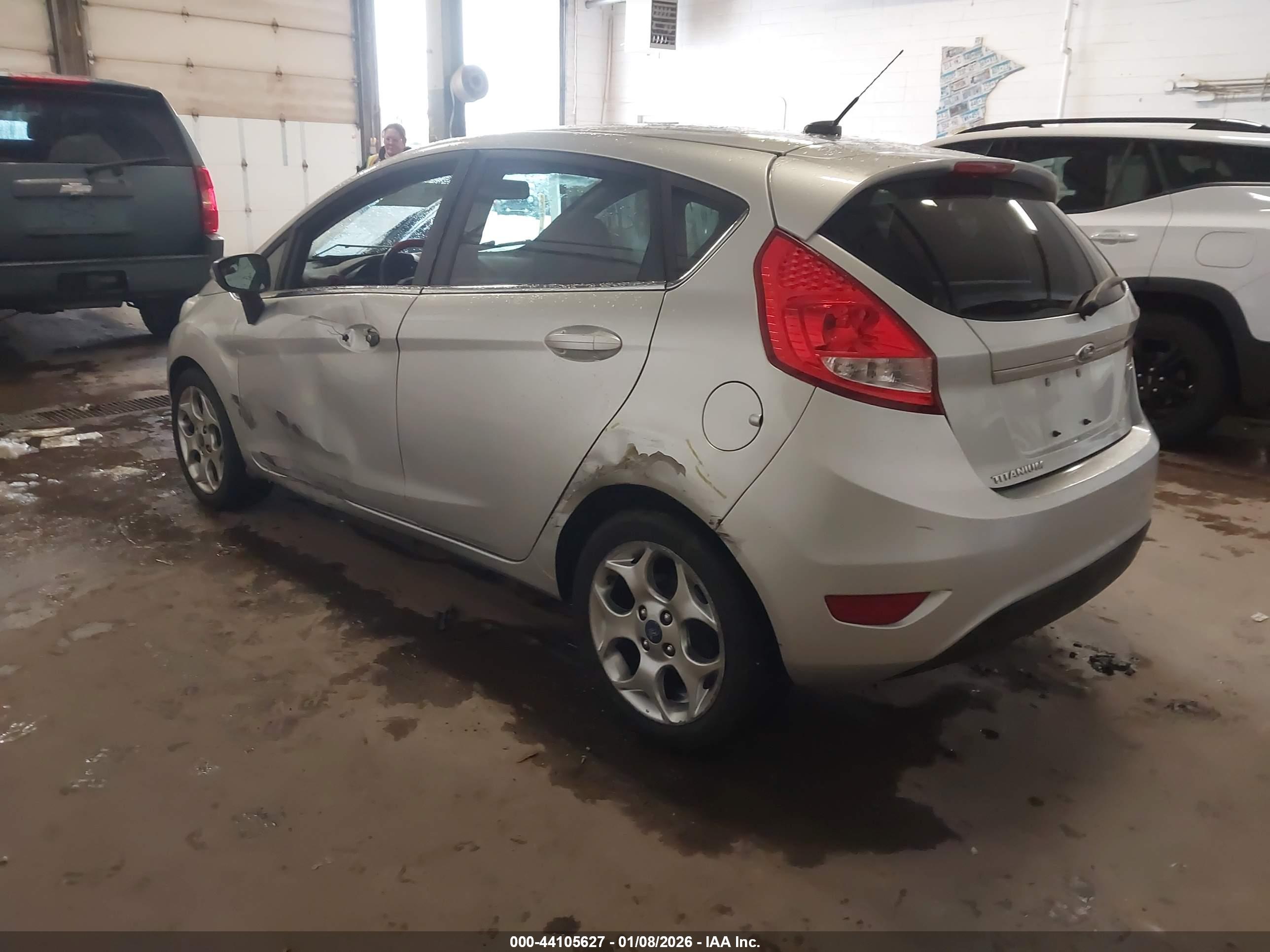 FORD FIESTA image 3