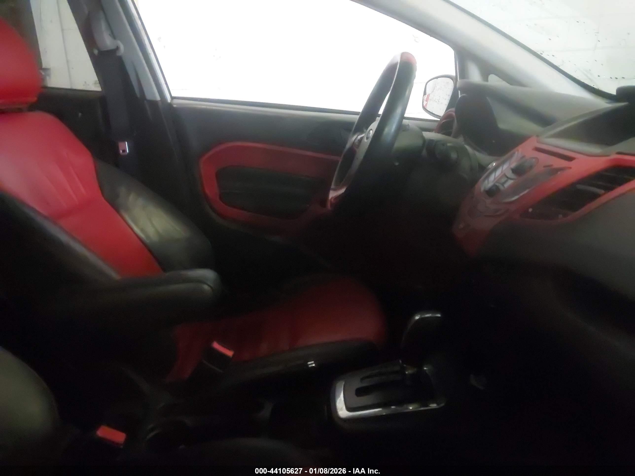 FORD FIESTA image 5
