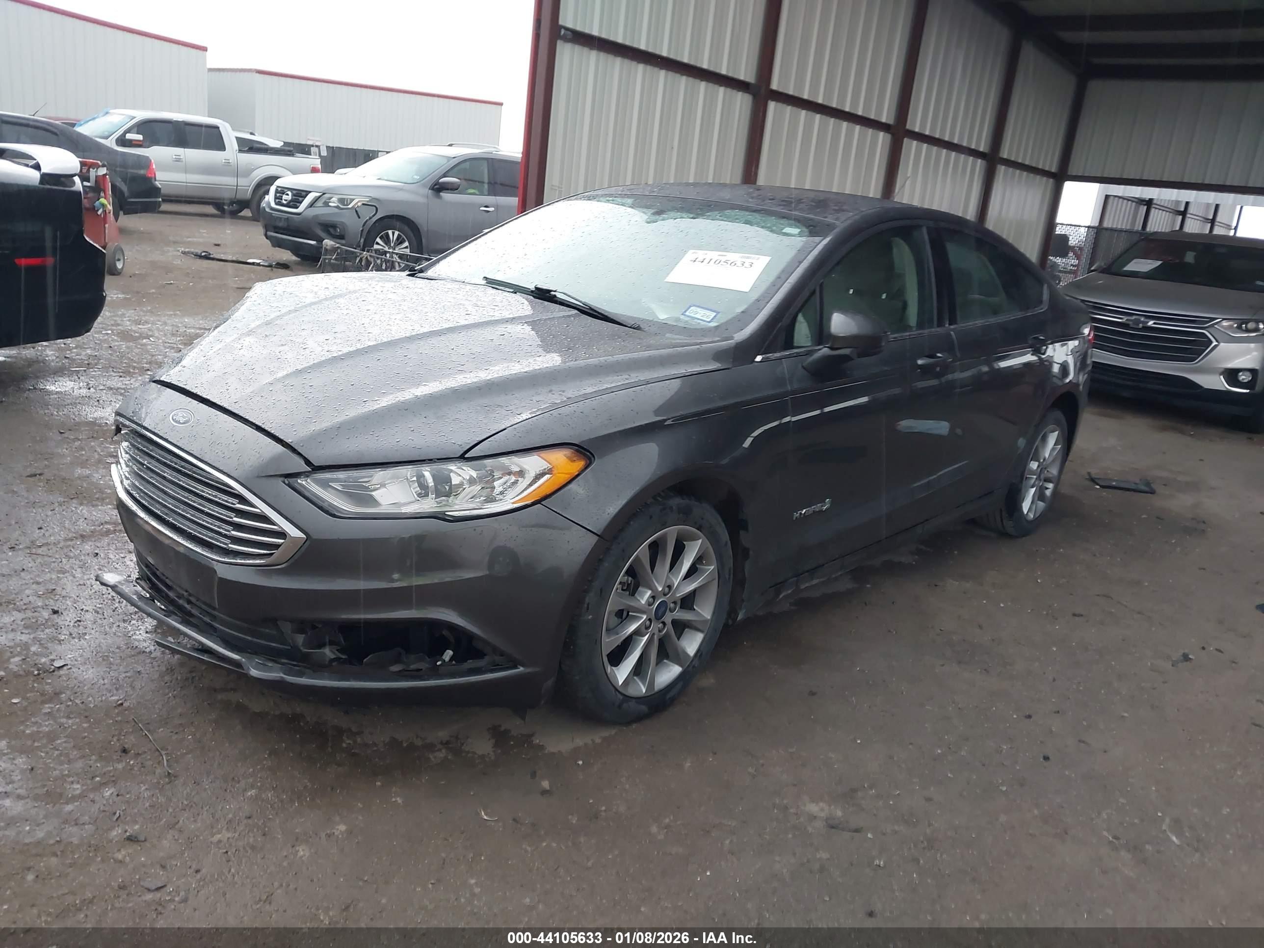 FORD FUSION image 2