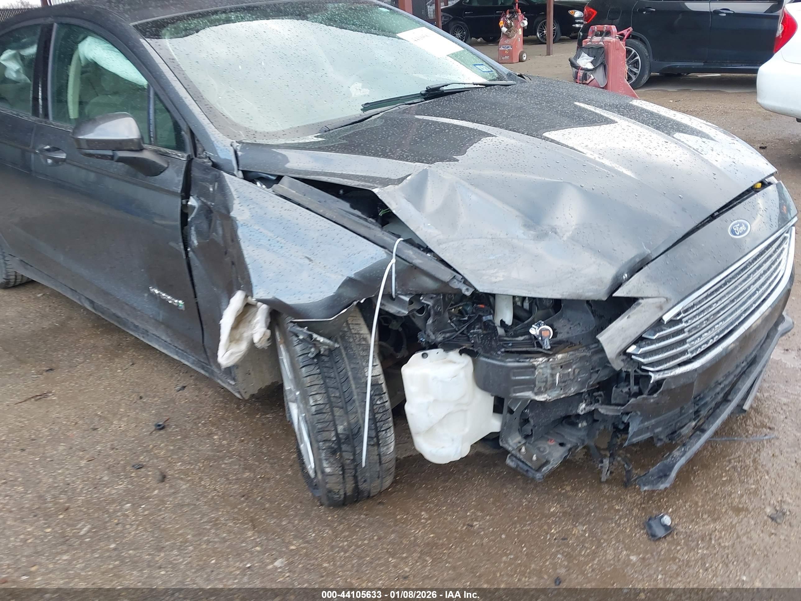 FORD FUSION image 6