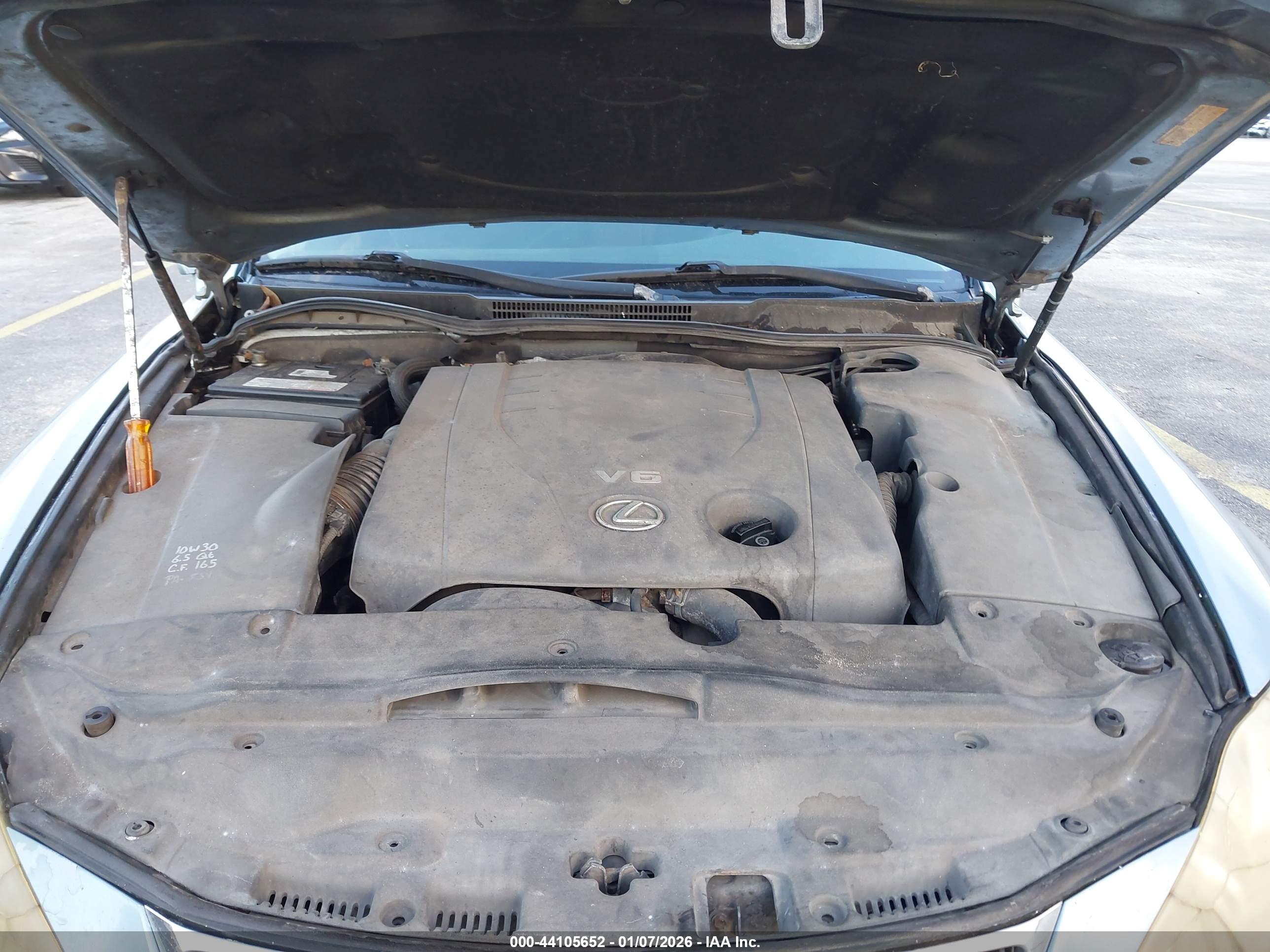 LEXUS IS image 10