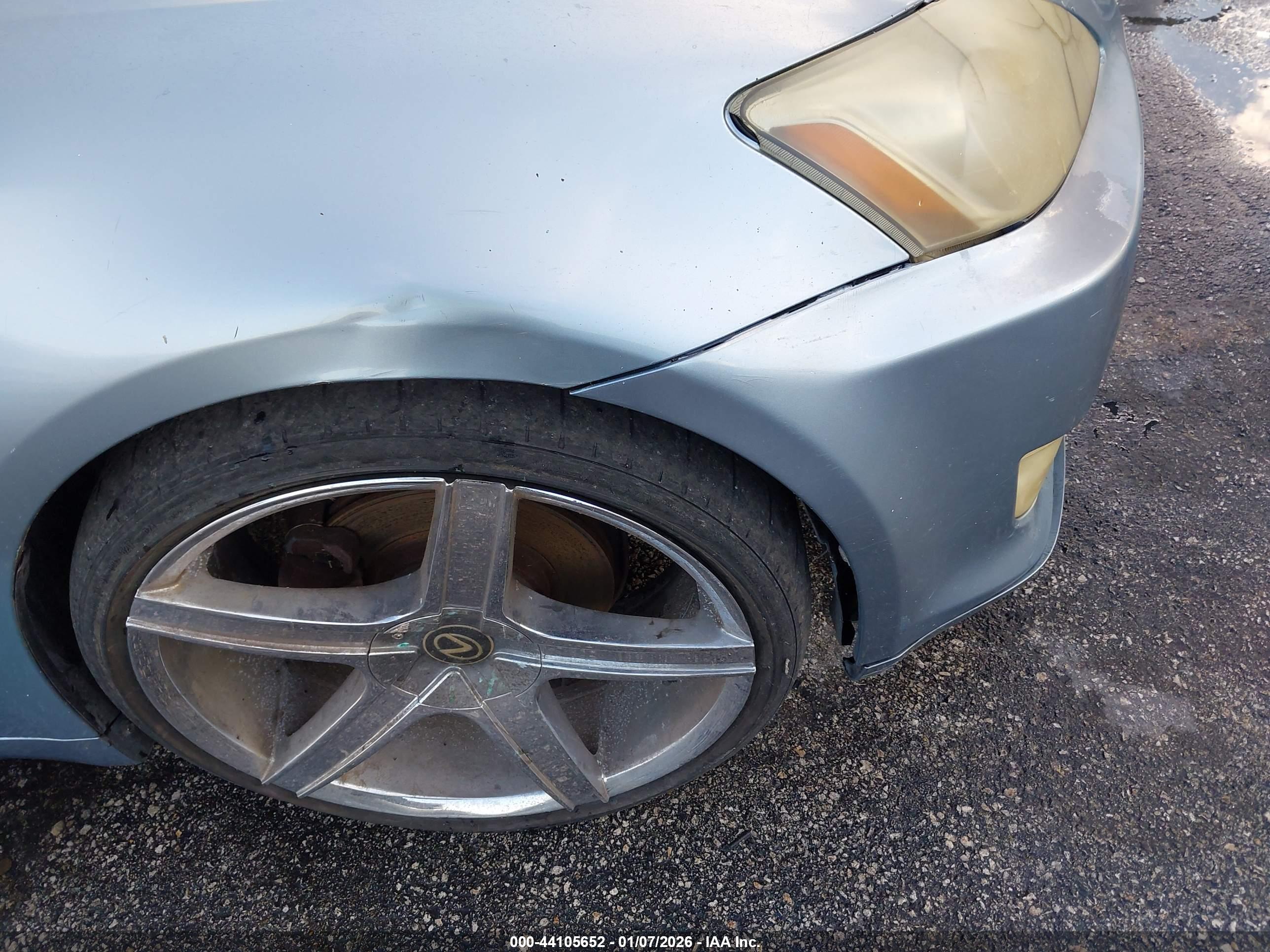 LEXUS IS image 6