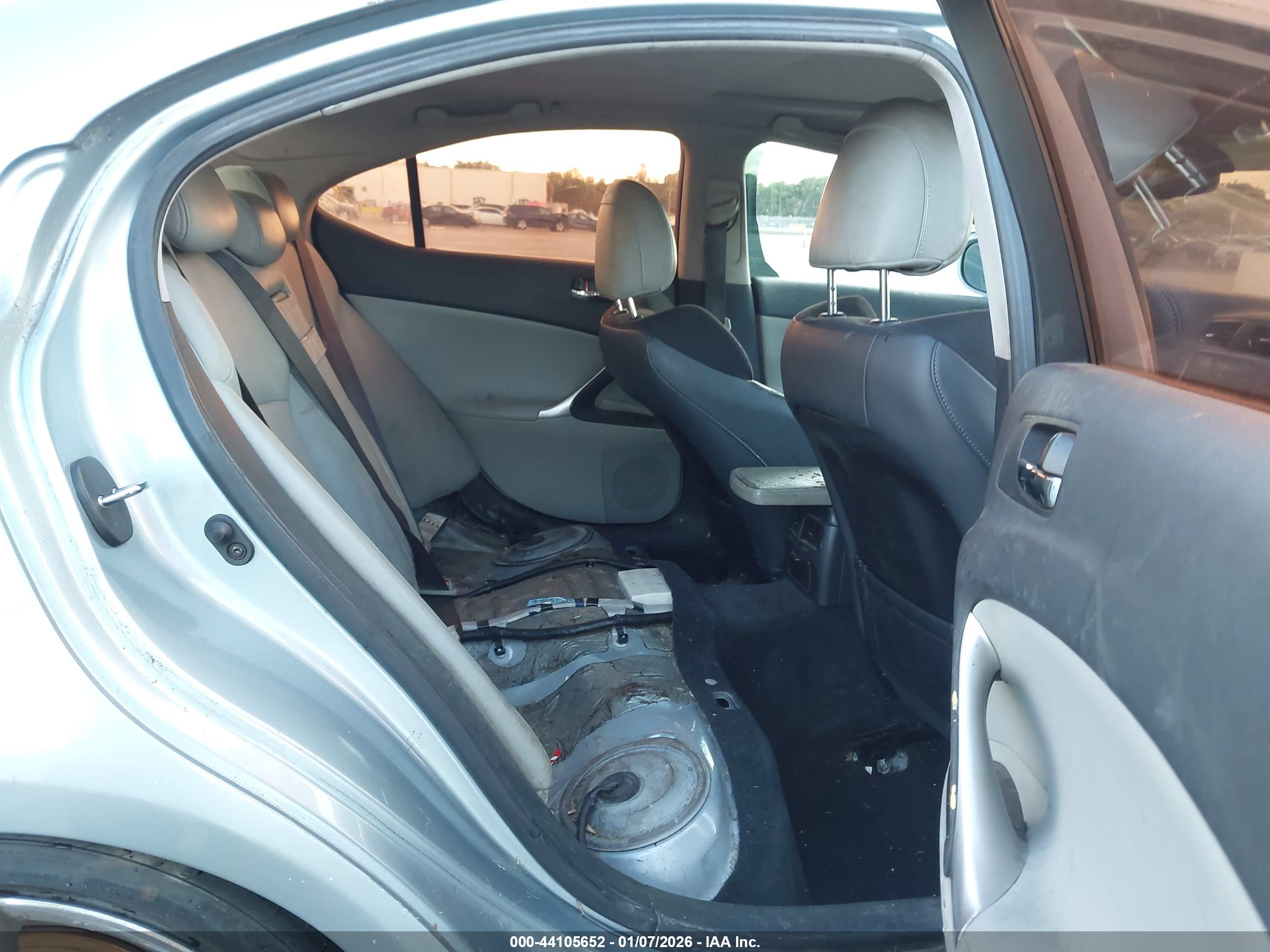 LEXUS IS image 8