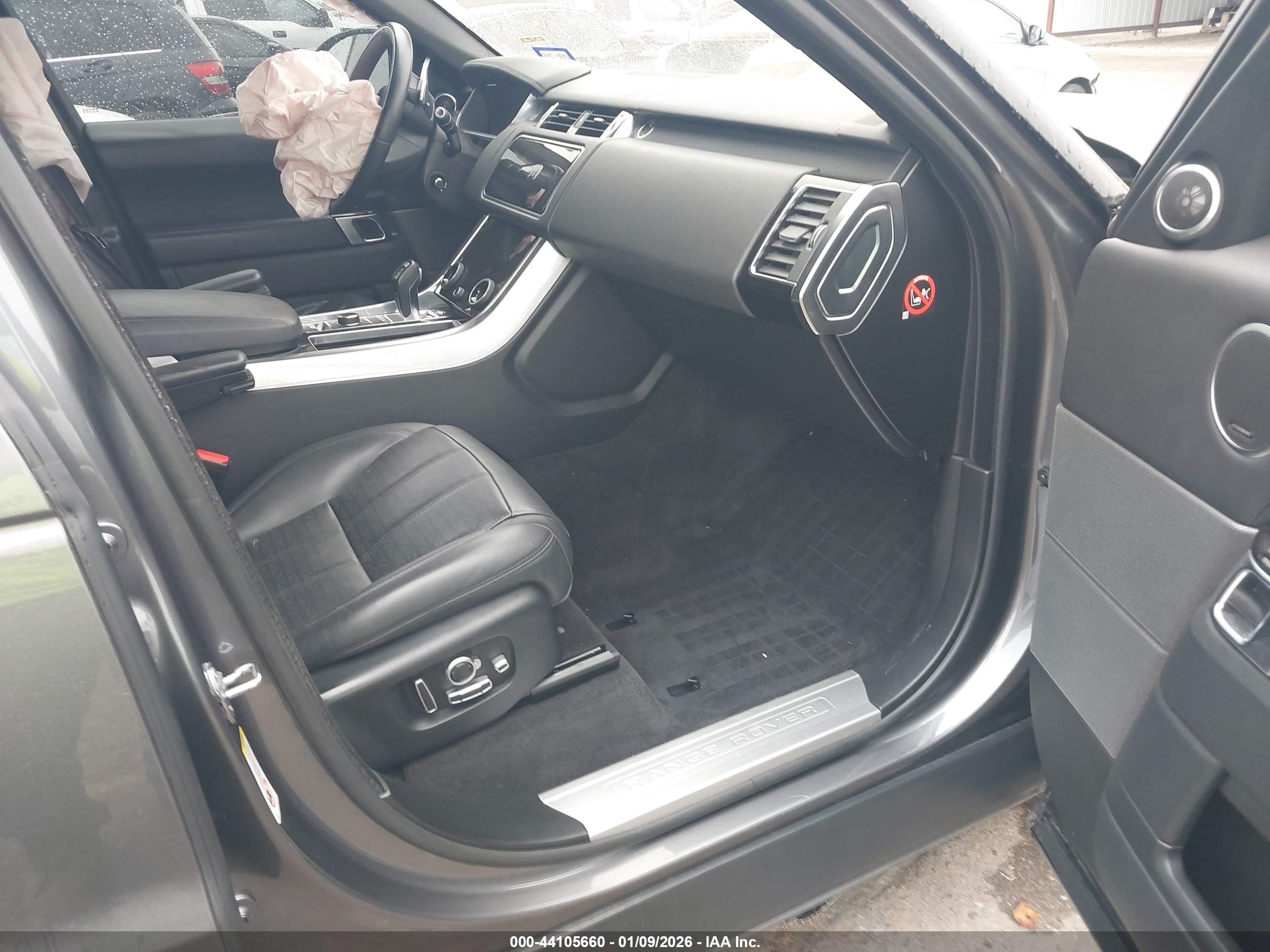 LAND ROVER image 5