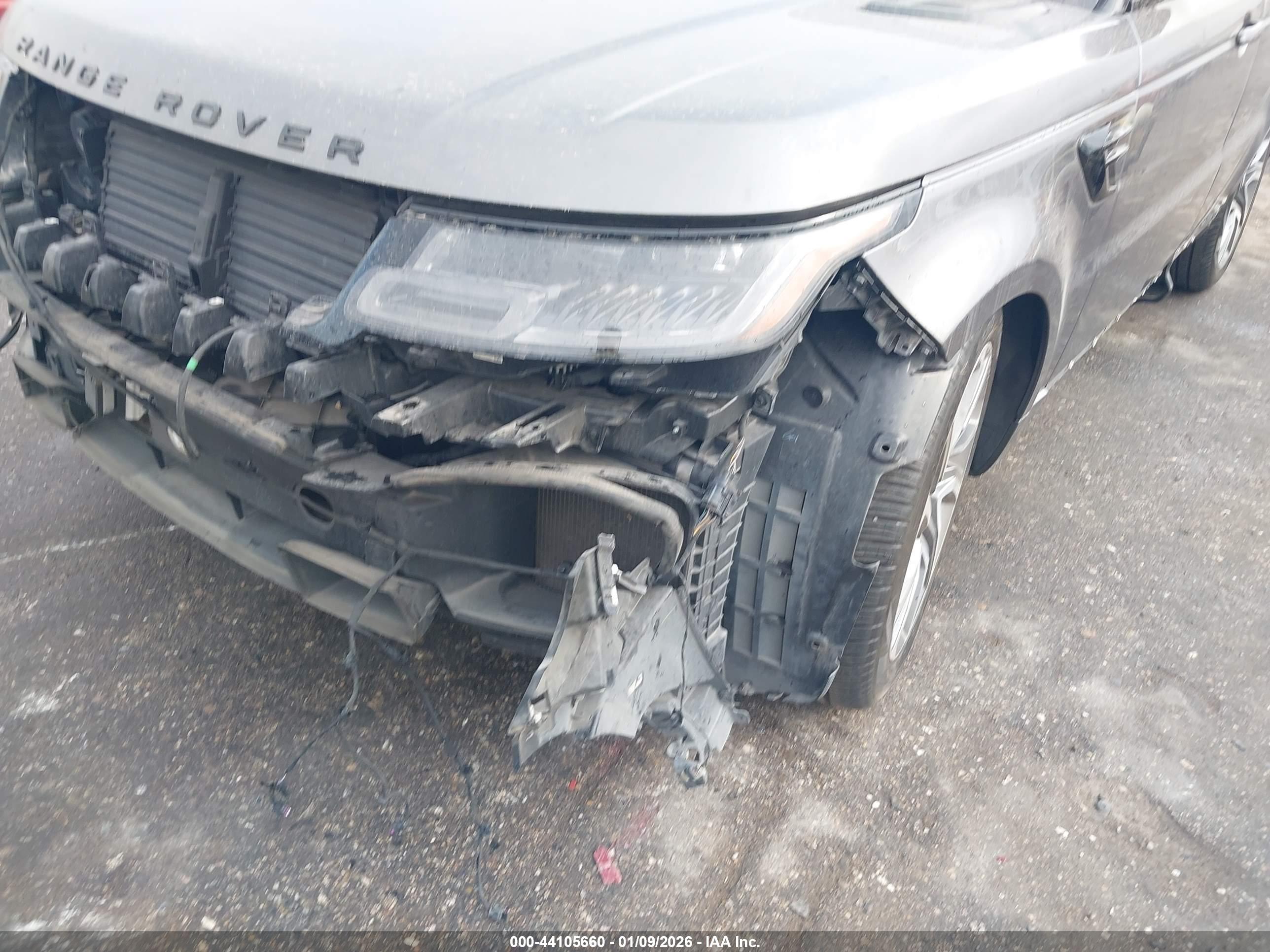 LAND ROVER image 6