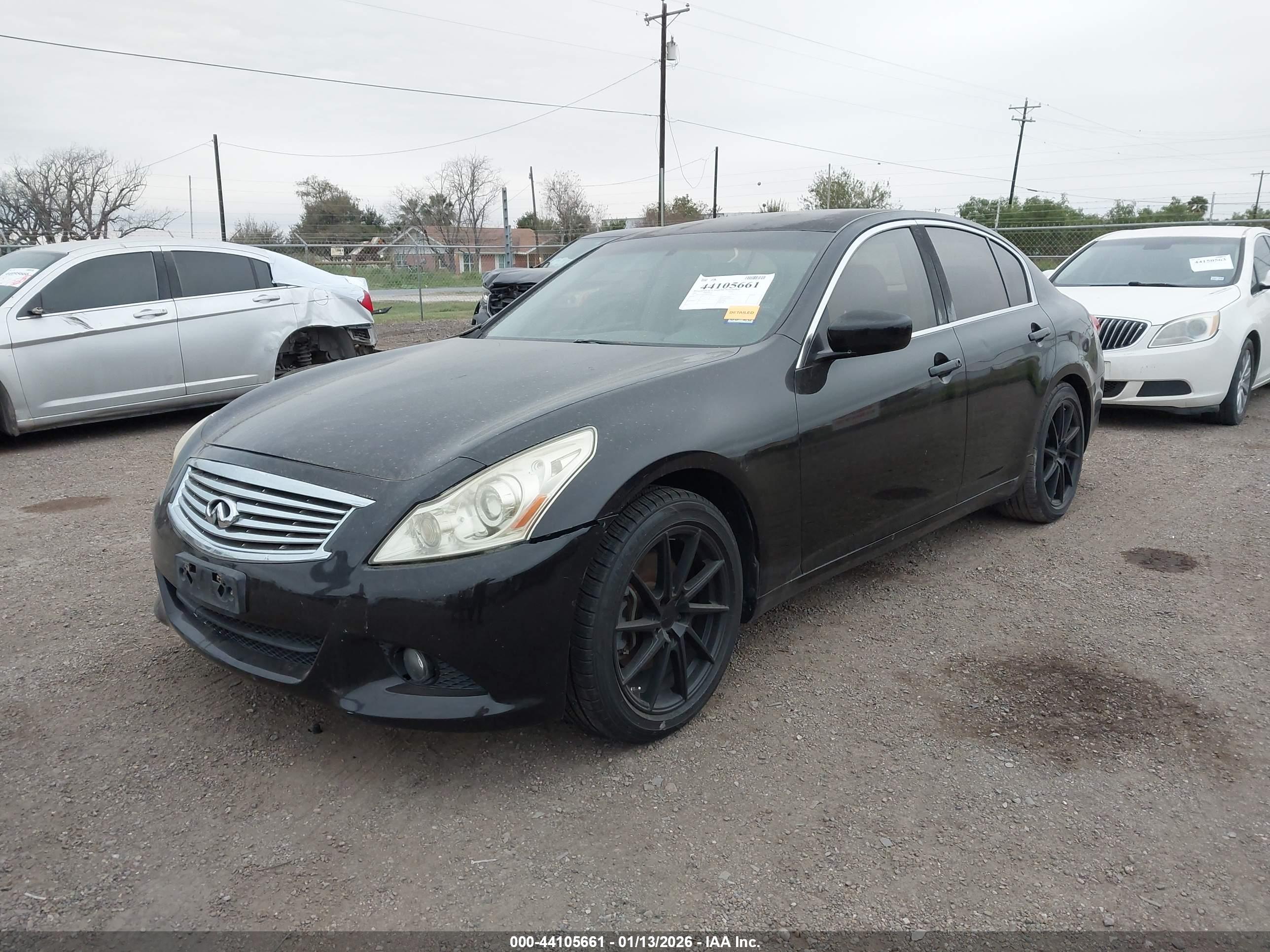 INFINITI G37 image 2