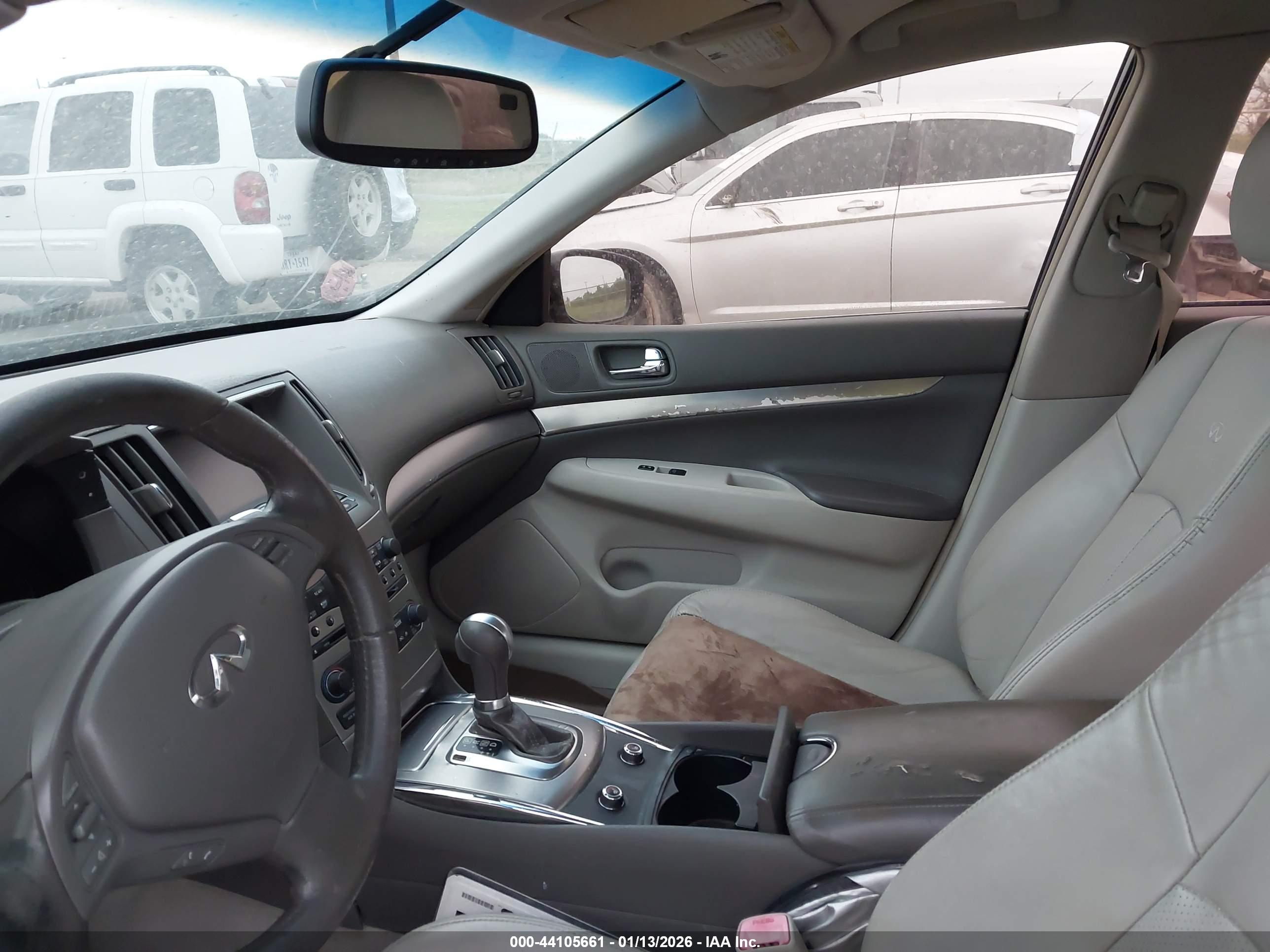 INFINITI G37 image 5