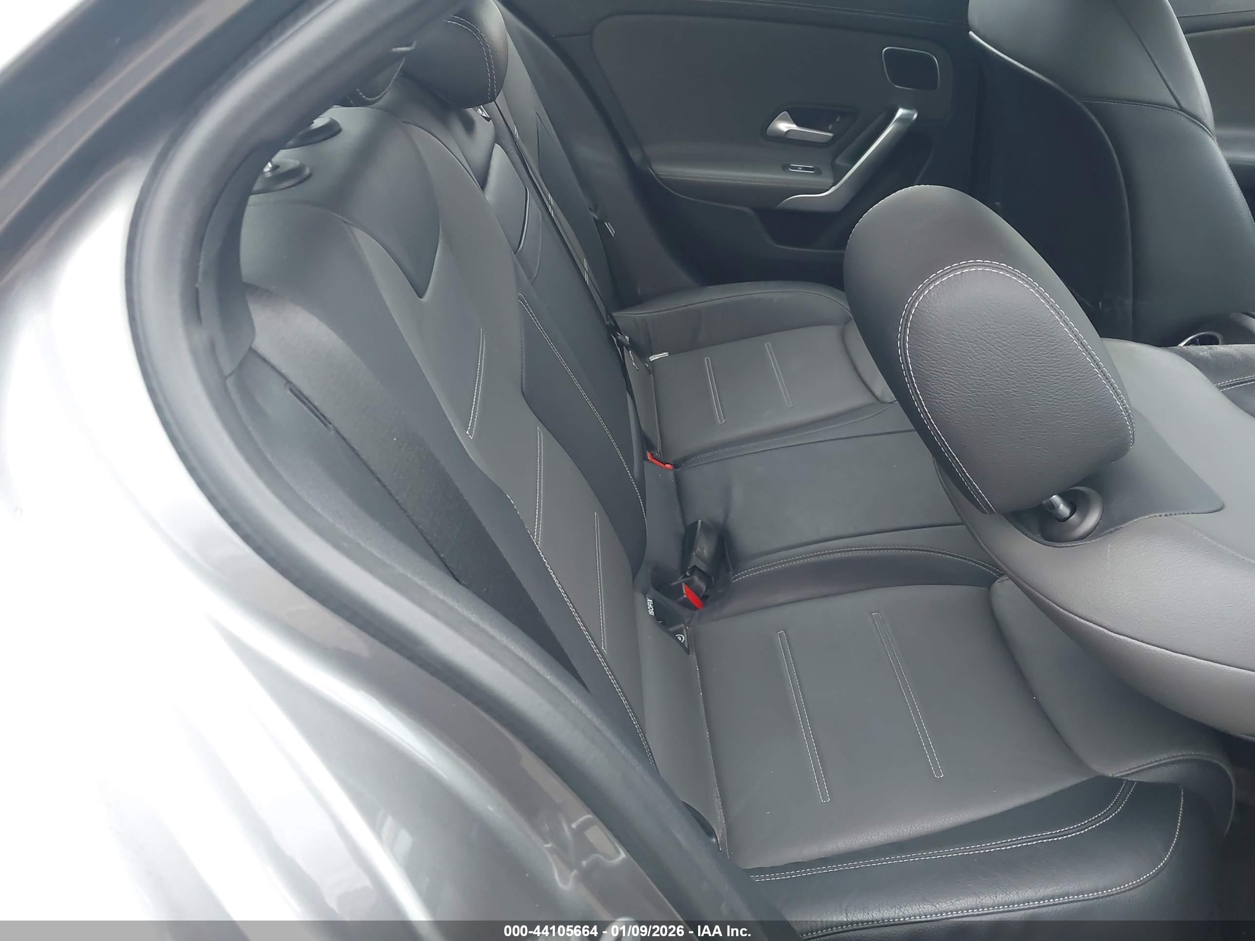 MERCEDES-BENZ A image 8