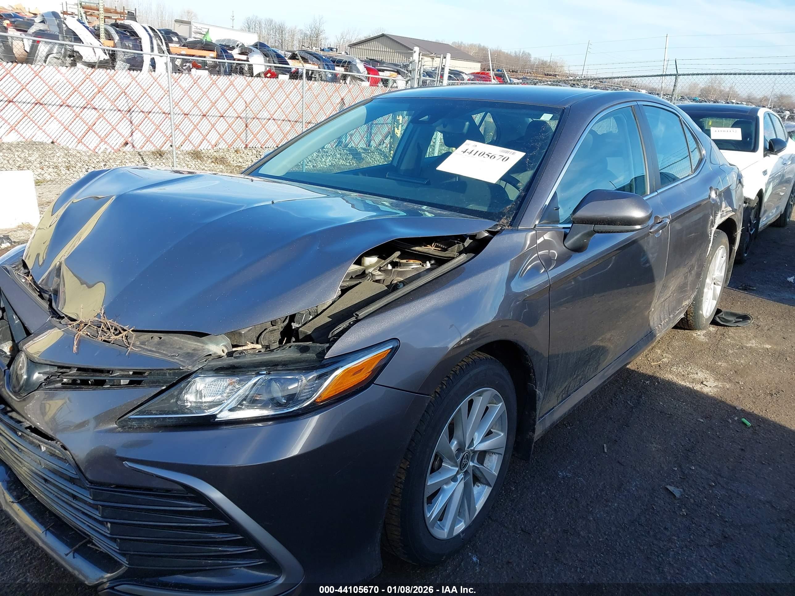 TOYOTA CAMRY image 2