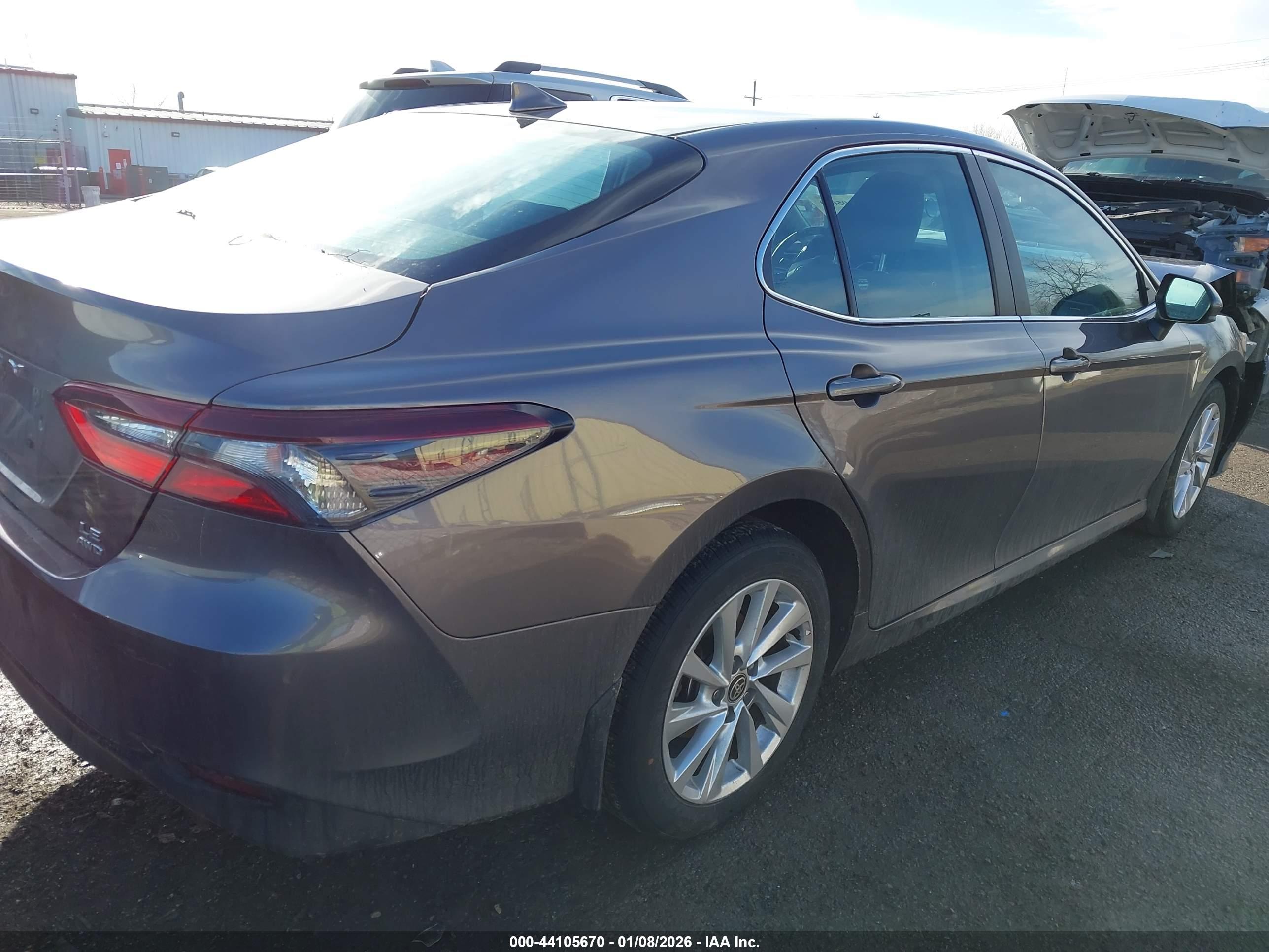 TOYOTA CAMRY image 4