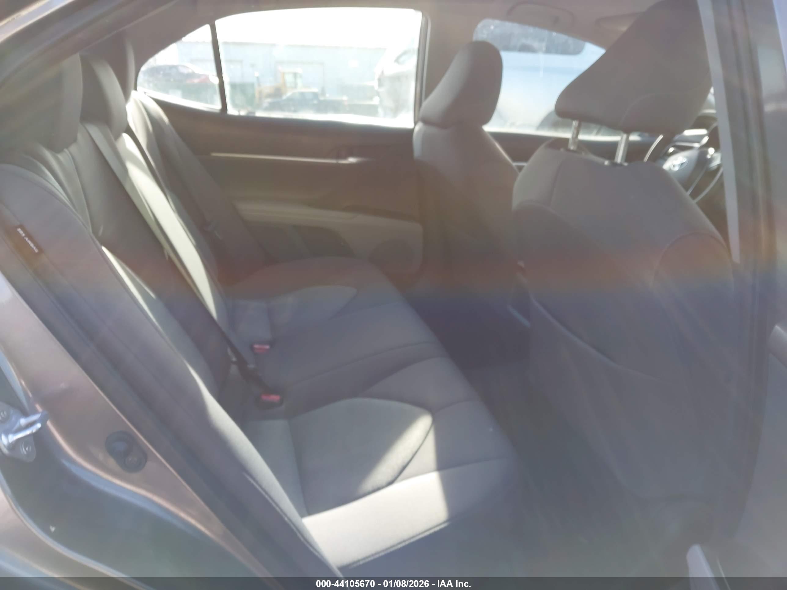 TOYOTA CAMRY image 8