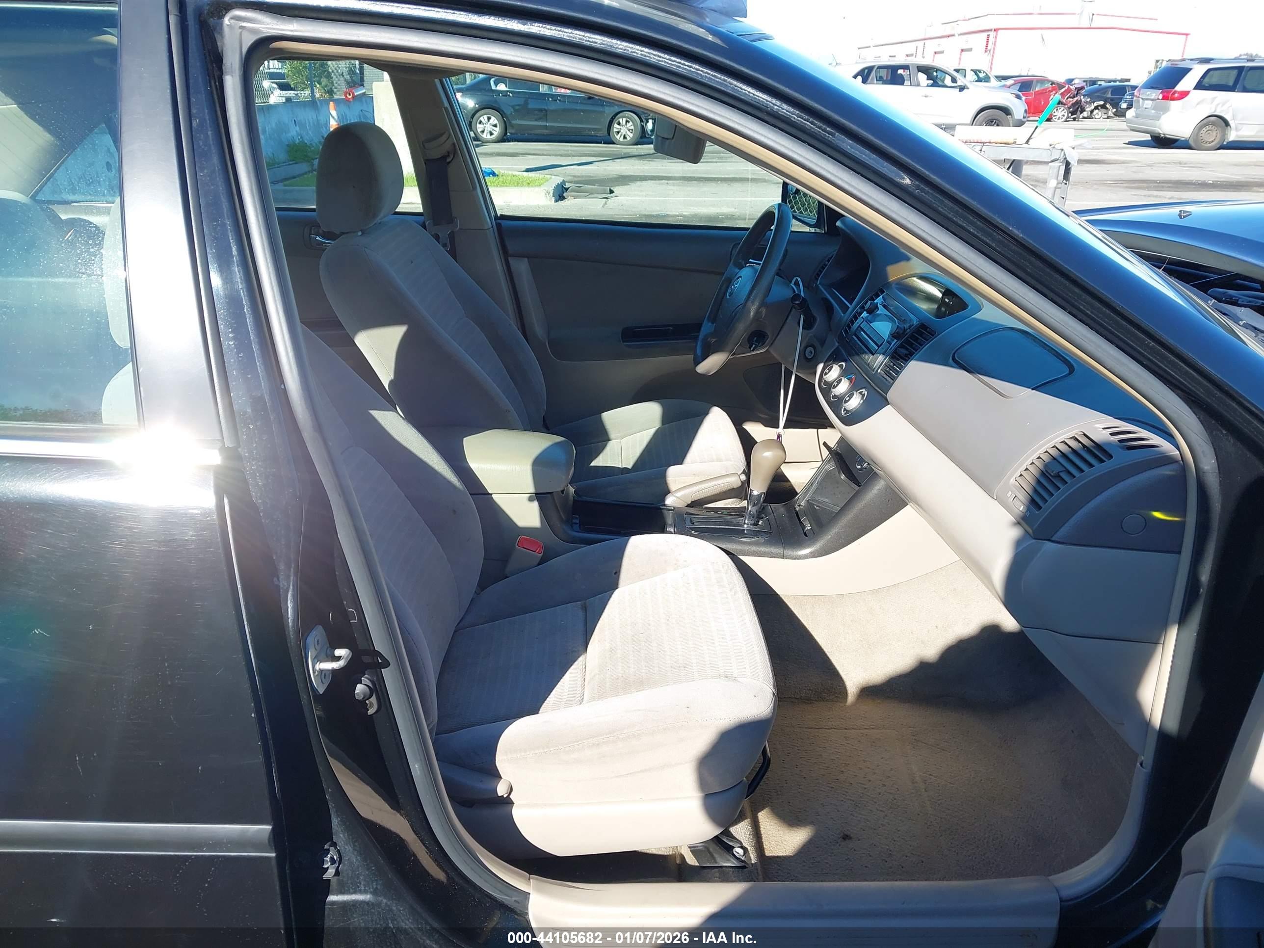 TOYOTA CAMRY image 5