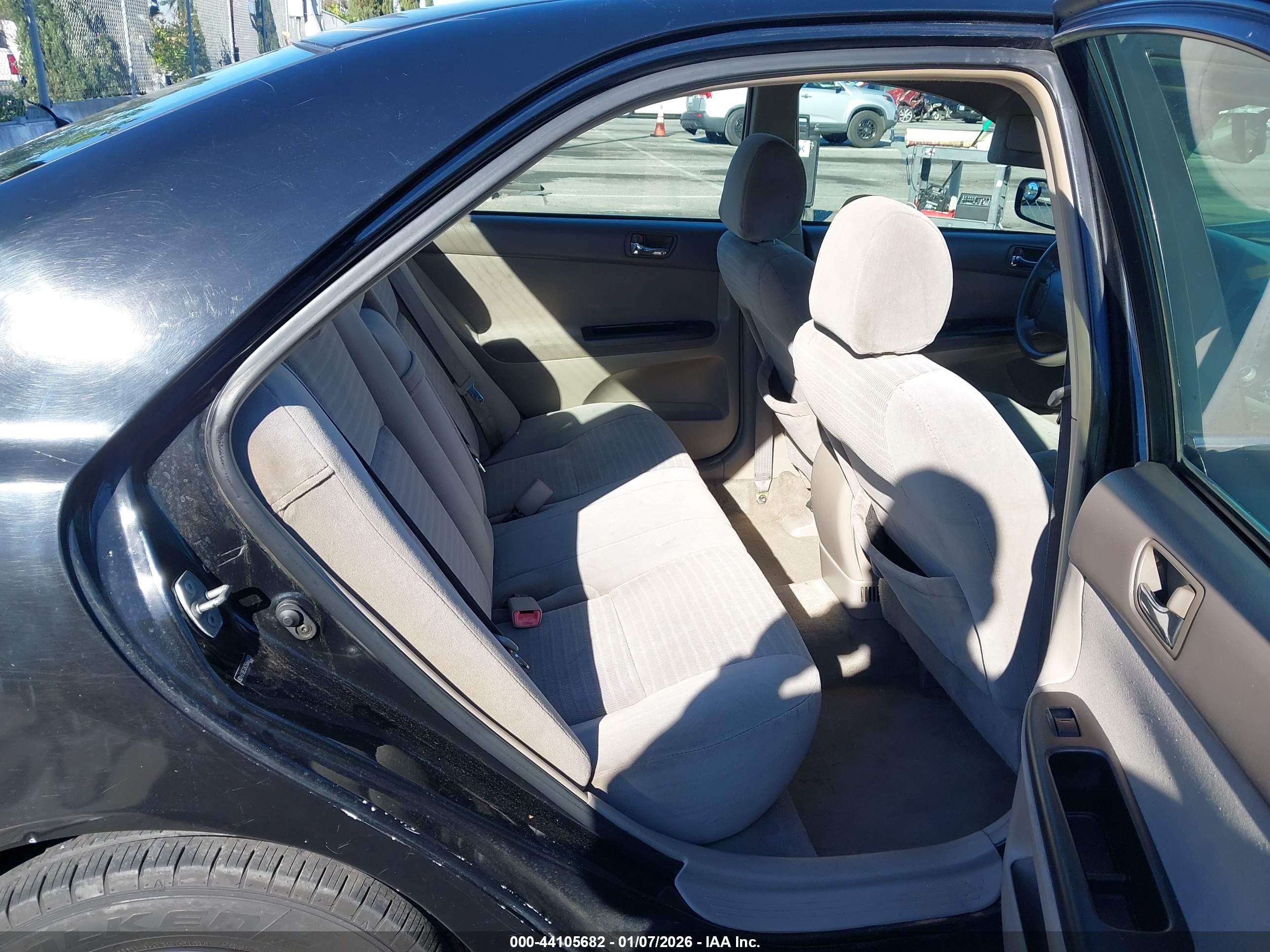 TOYOTA CAMRY image 8