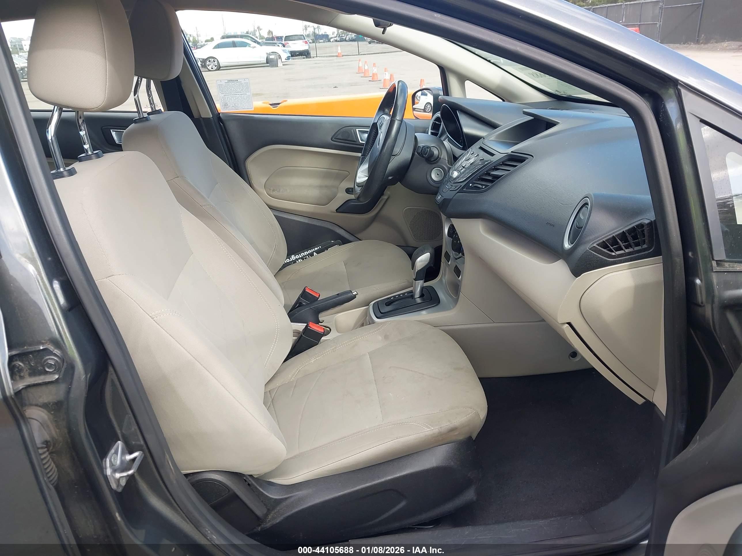 FORD FIESTA image 5