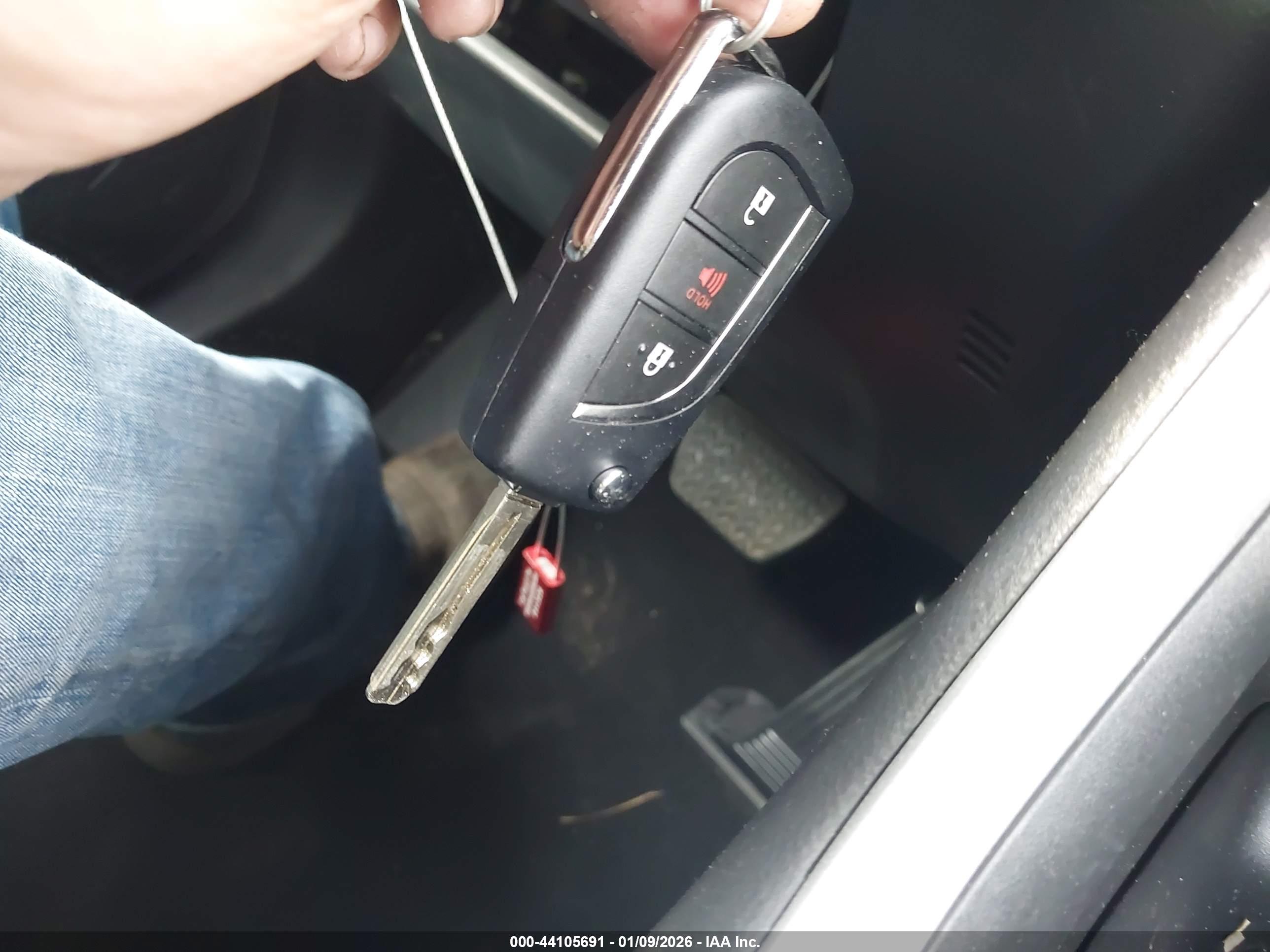 TOYOTA RAV4 image 11