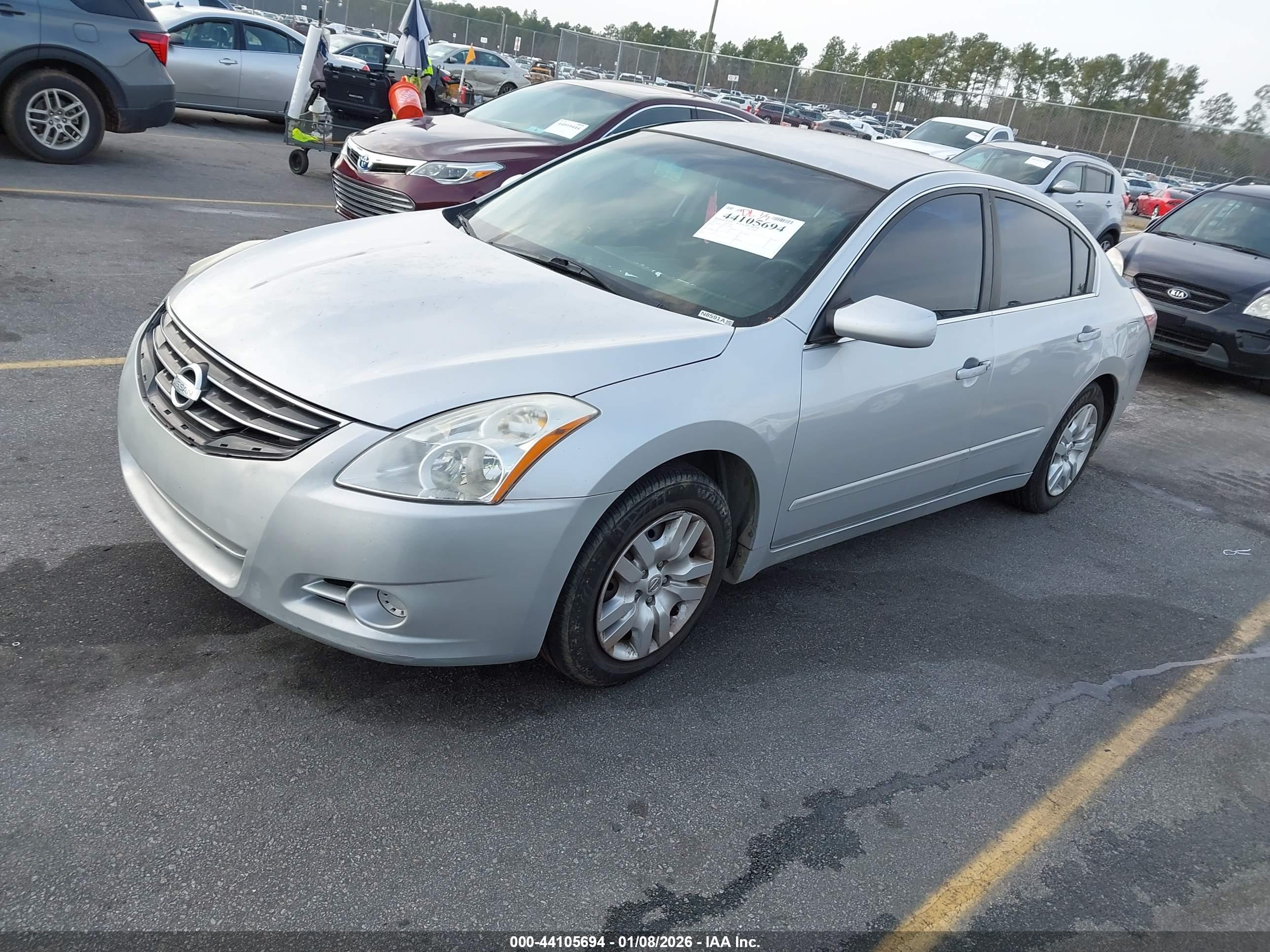 NISSAN ALTIMA image 2