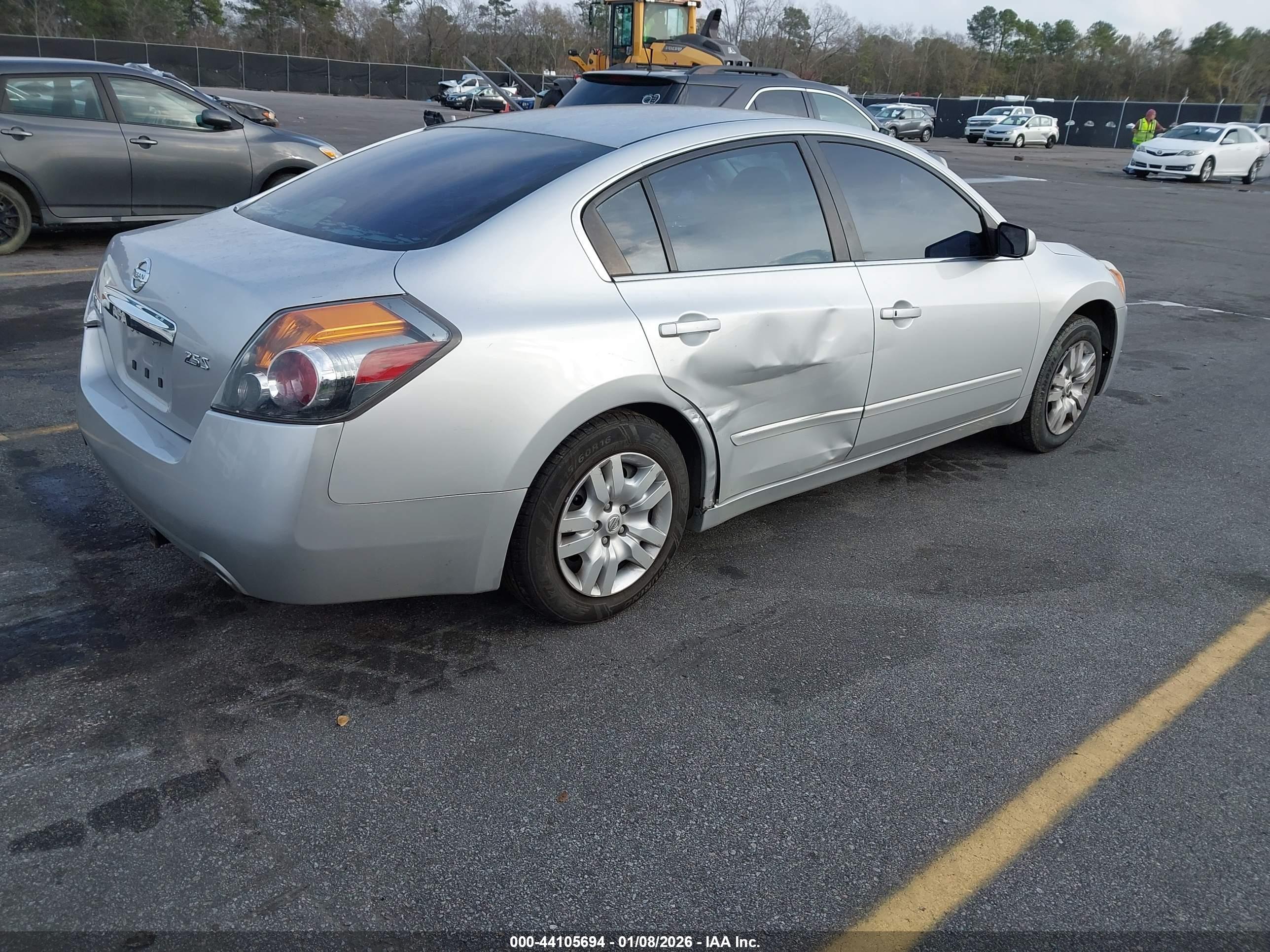 NISSAN ALTIMA image 4