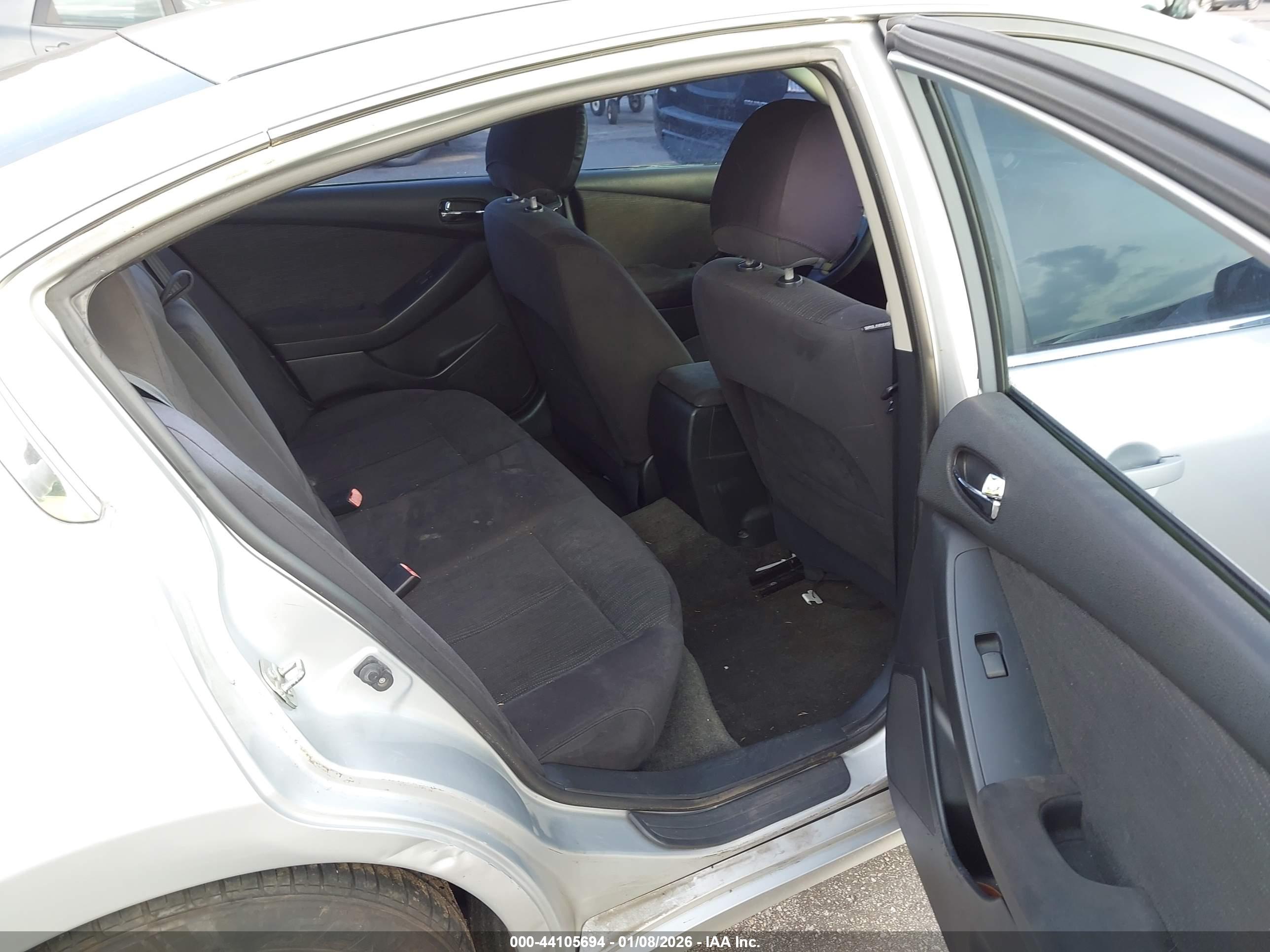 NISSAN ALTIMA image 8