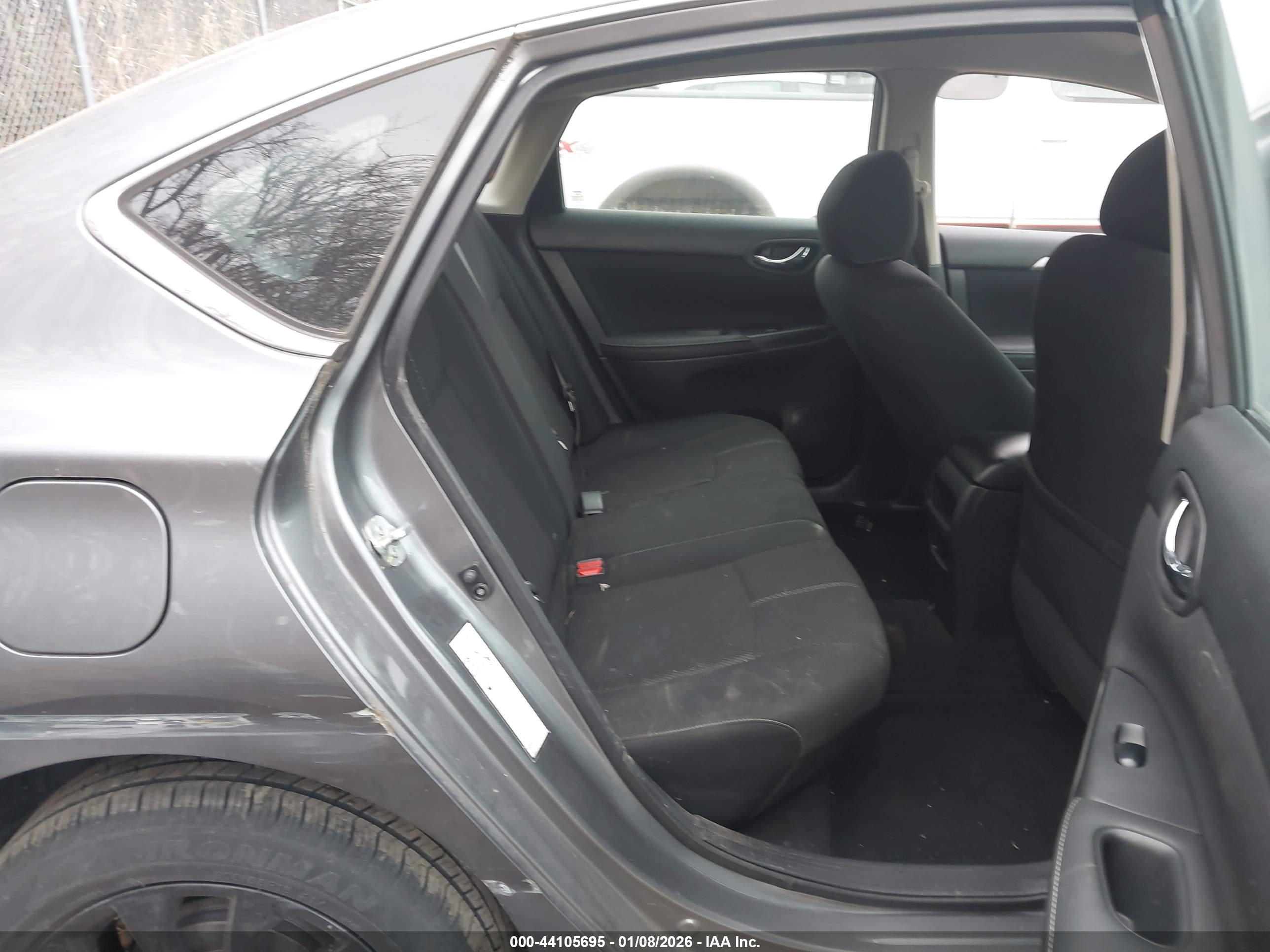 NISSAN SENTRA image 8