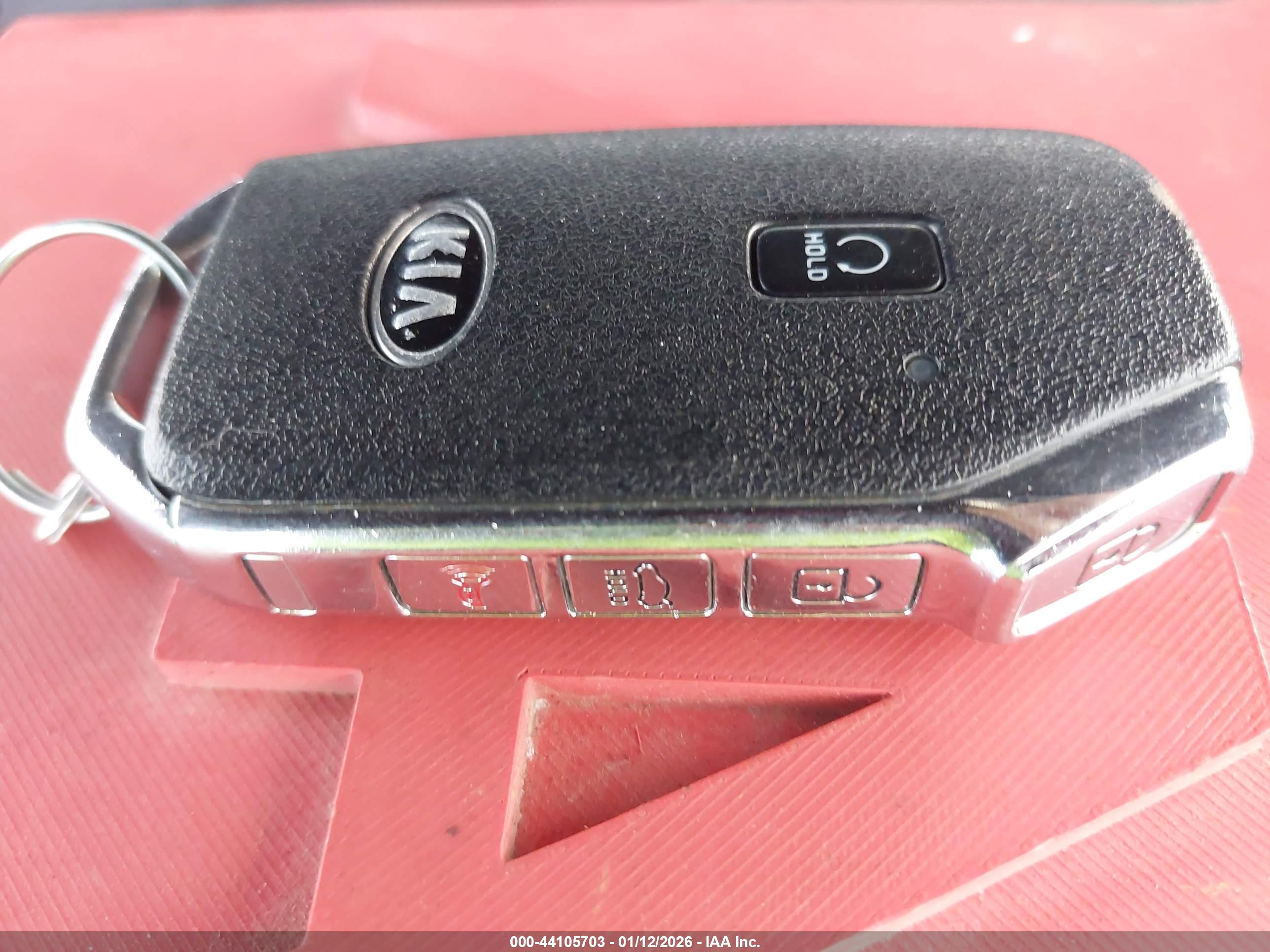 KIA K5 image 11