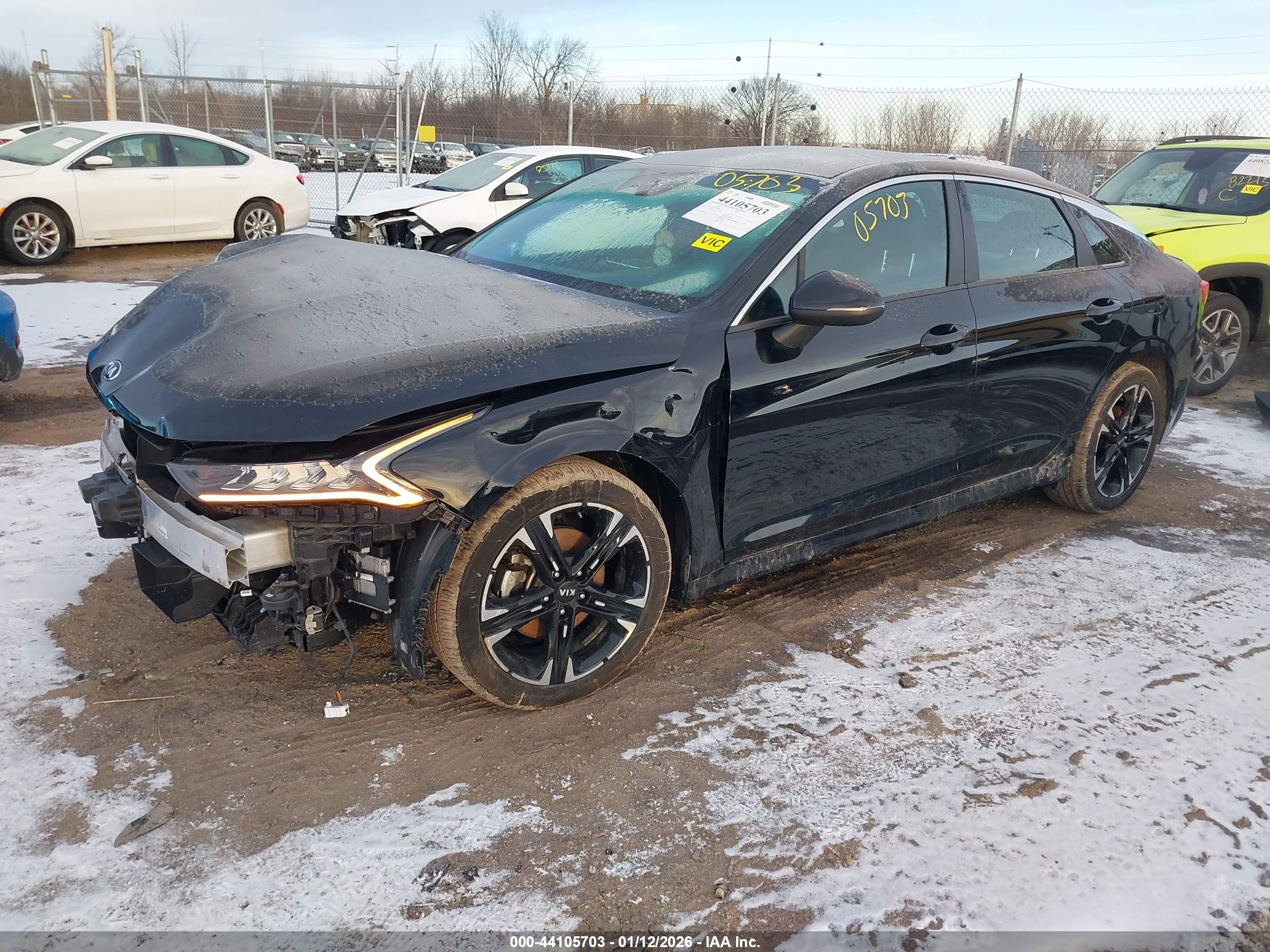 KIA K5 image 2