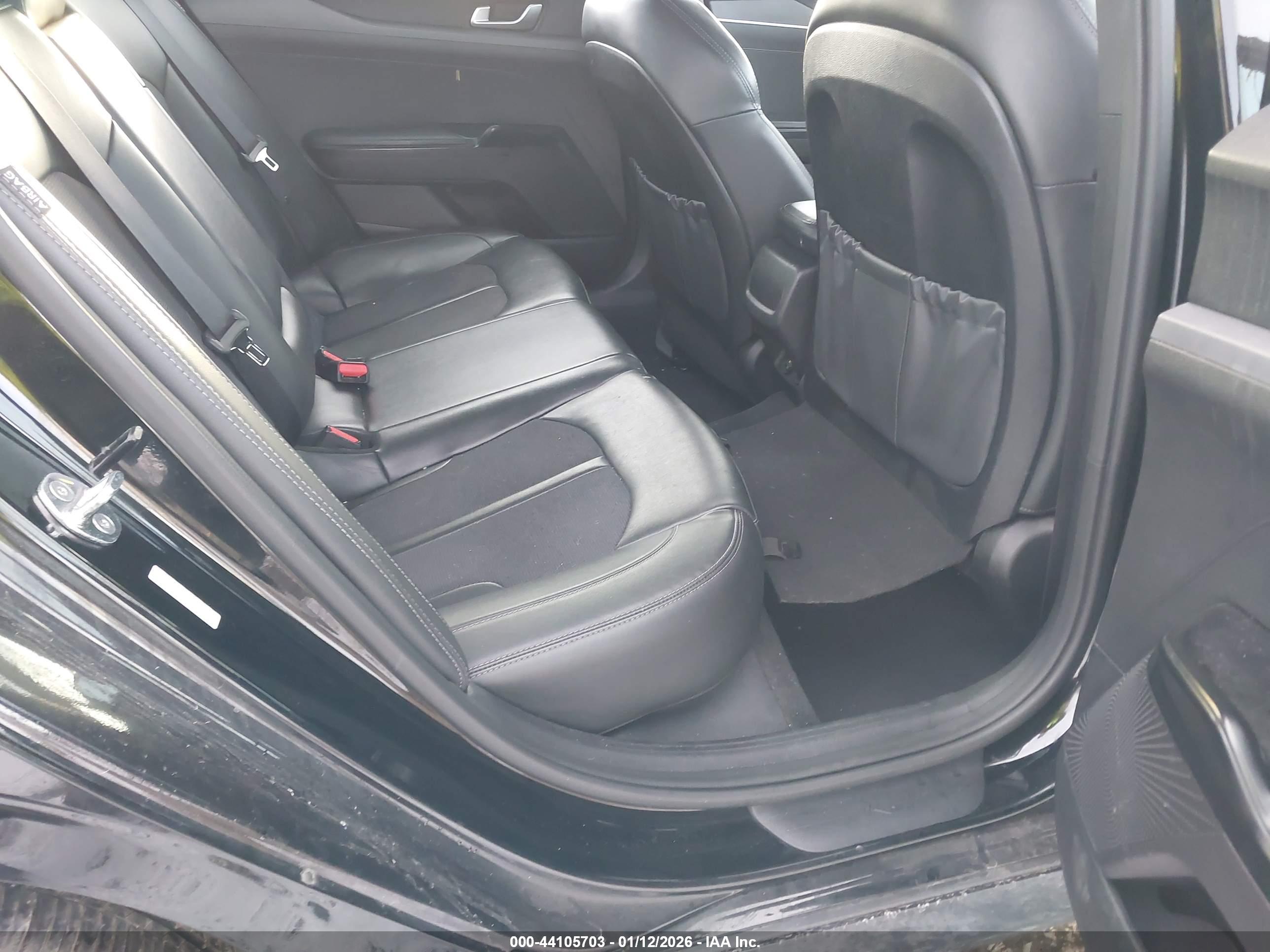 KIA K5 image 8