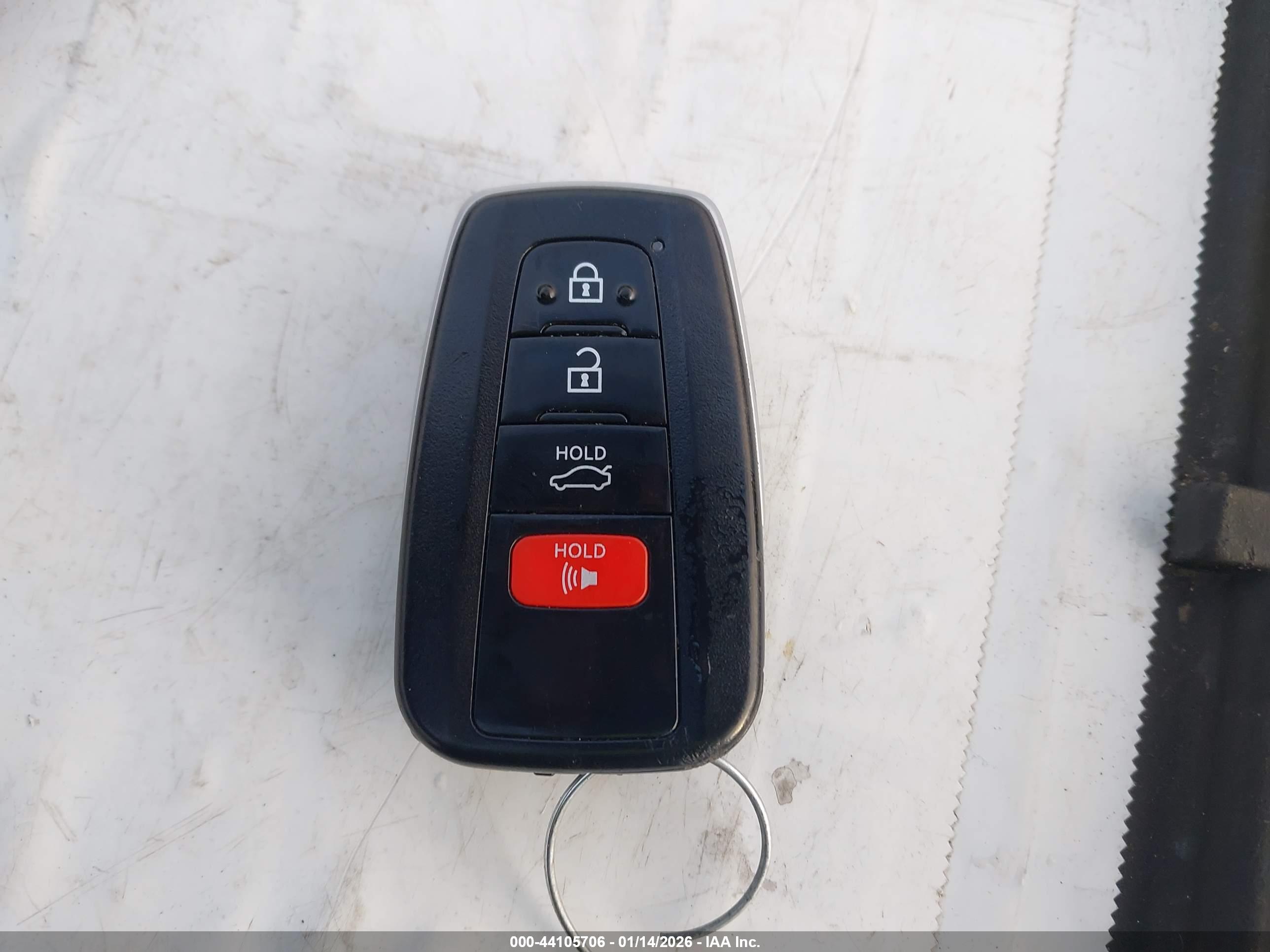 TOYOTA RAV4 image 11