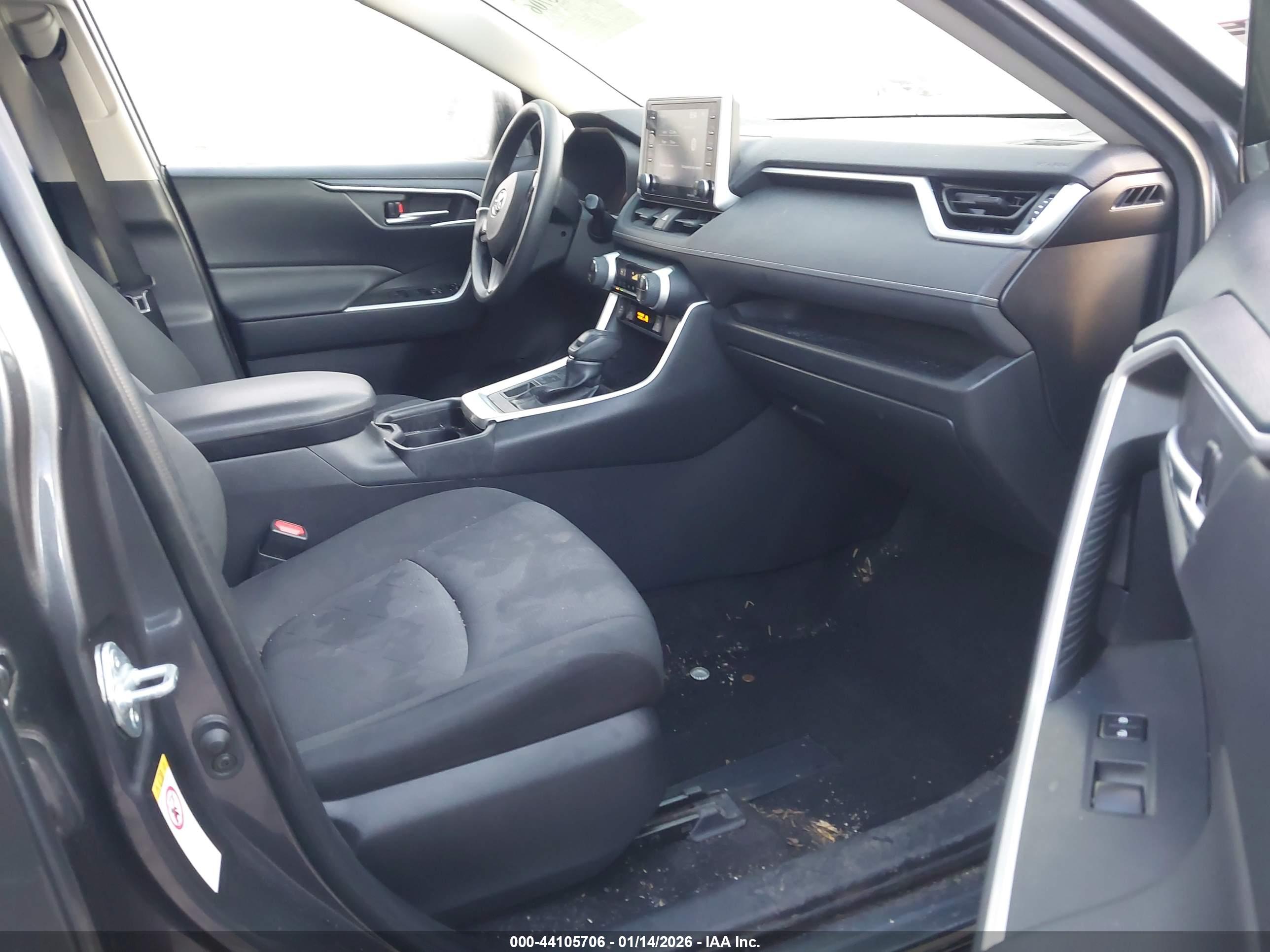 TOYOTA RAV4 image 5