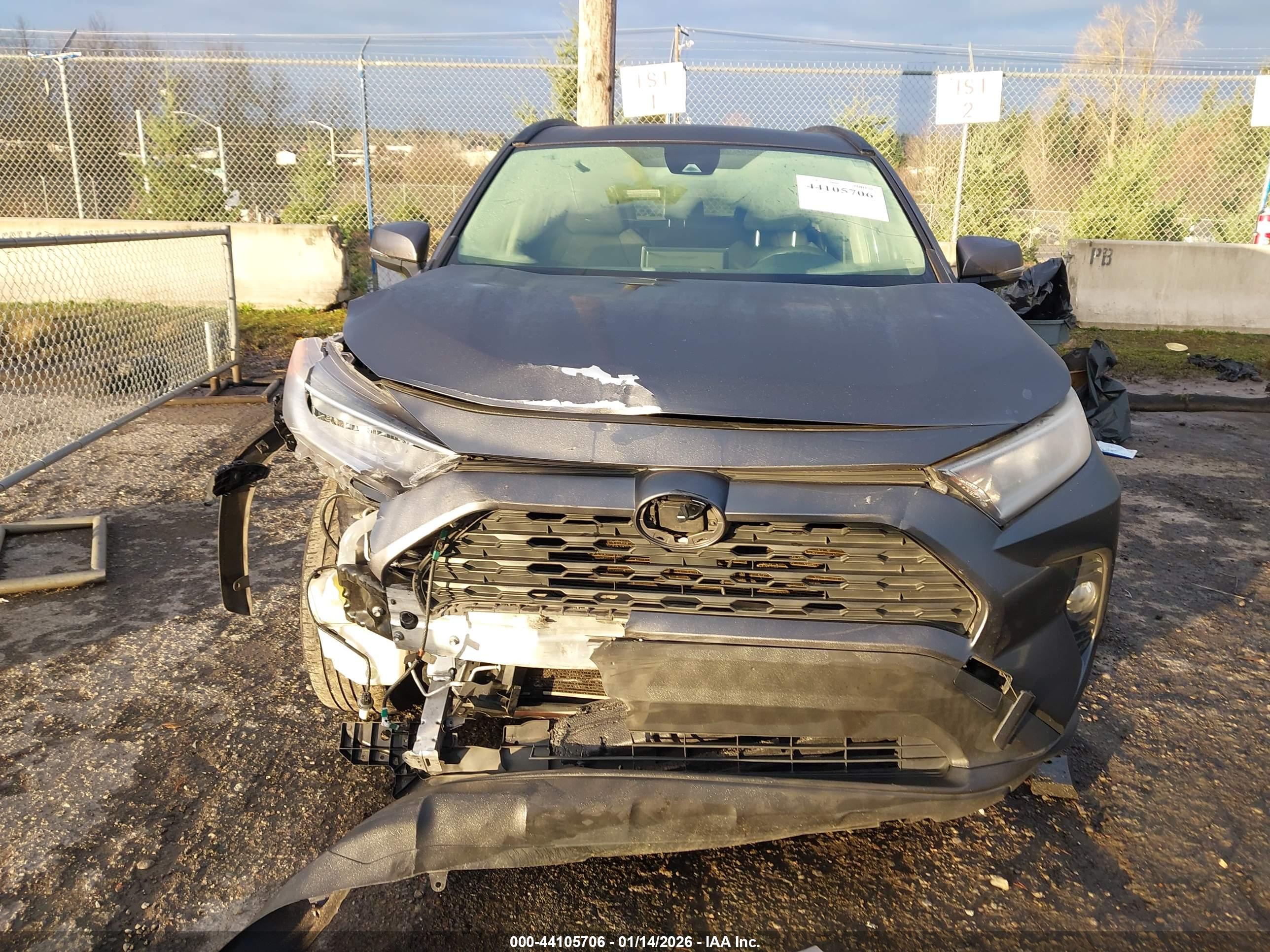 TOYOTA RAV4 image 6