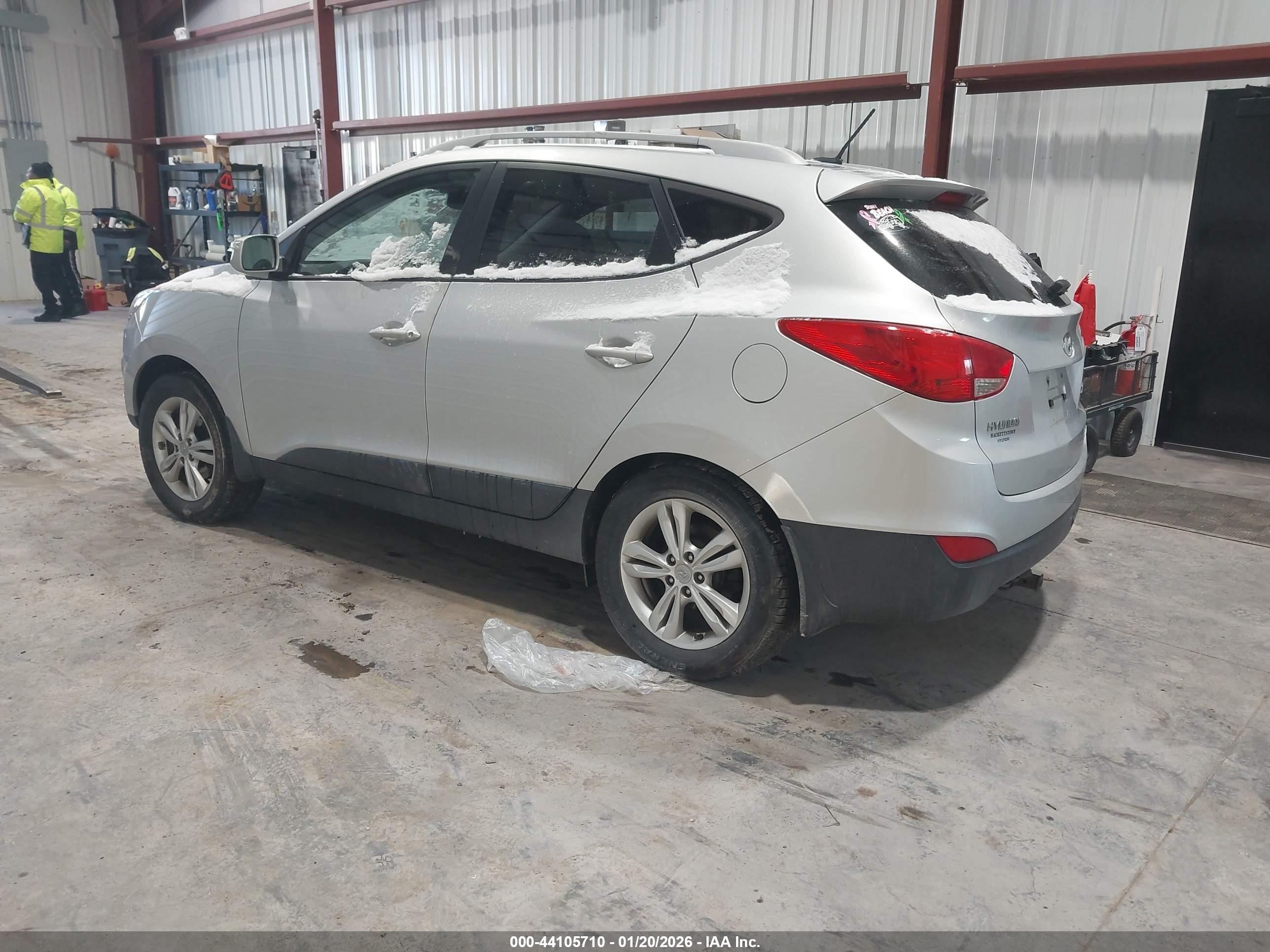 HYUNDAI TUCSON image 3