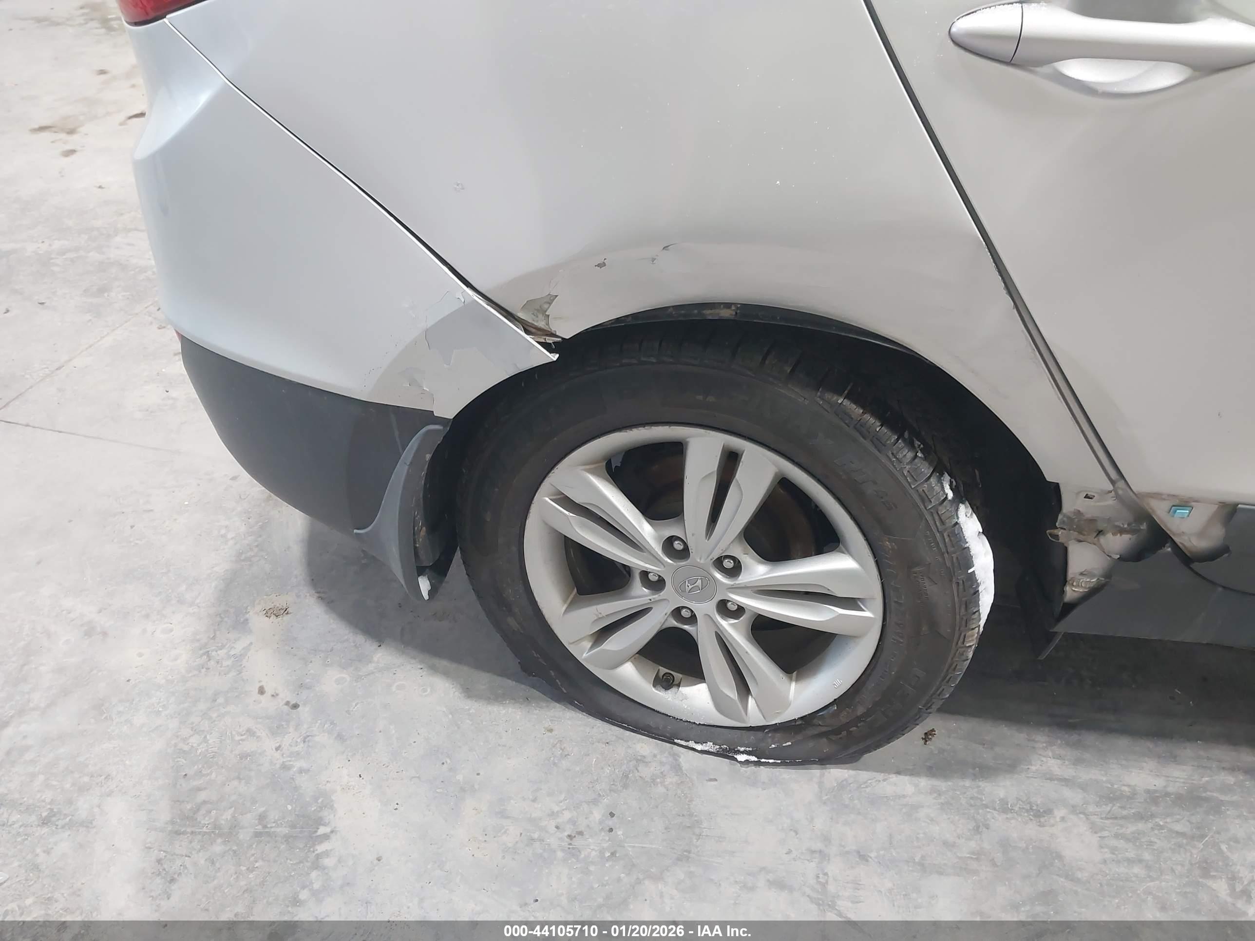 HYUNDAI TUCSON image 6