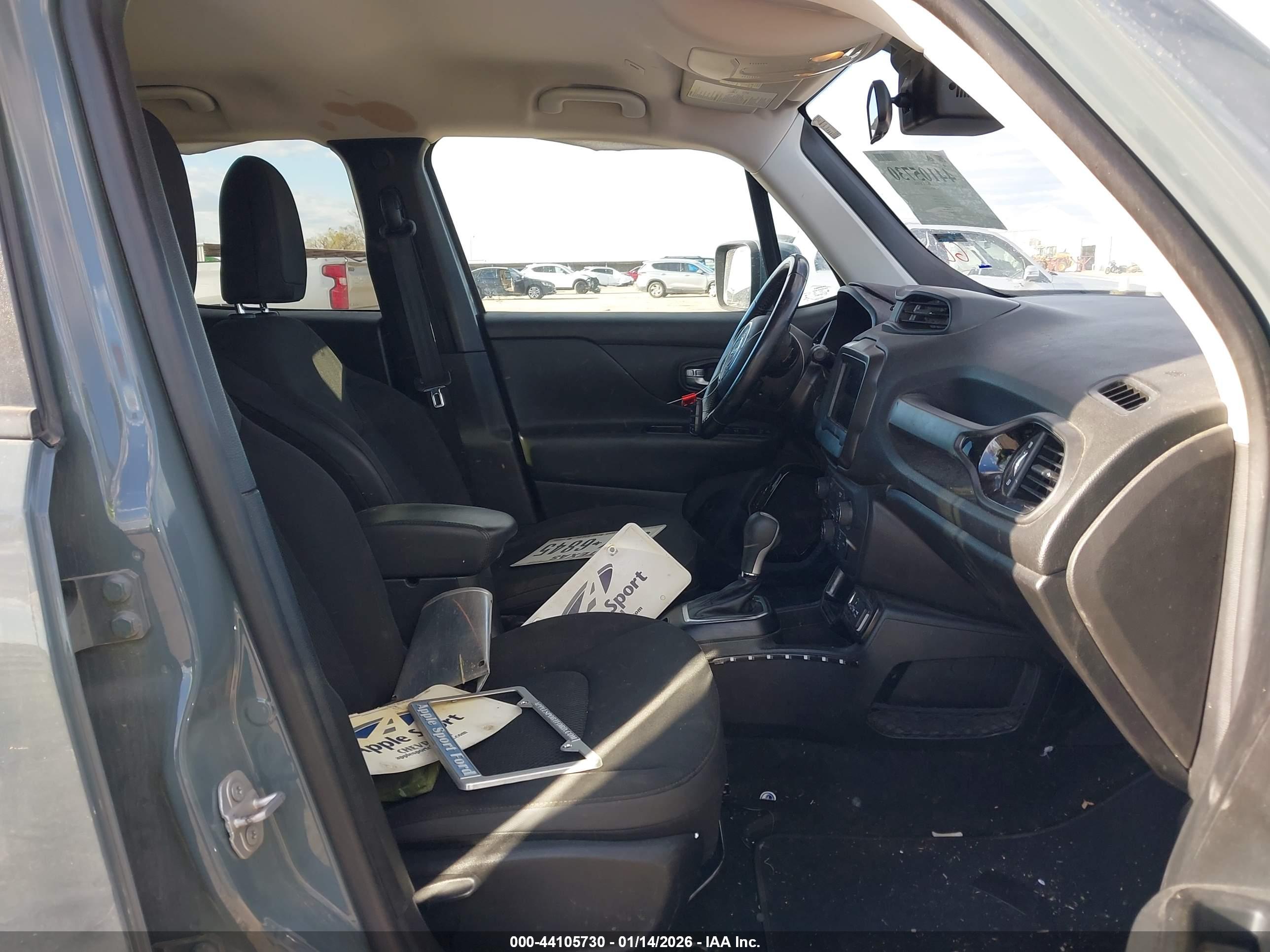 JEEP RENEGADE image 5