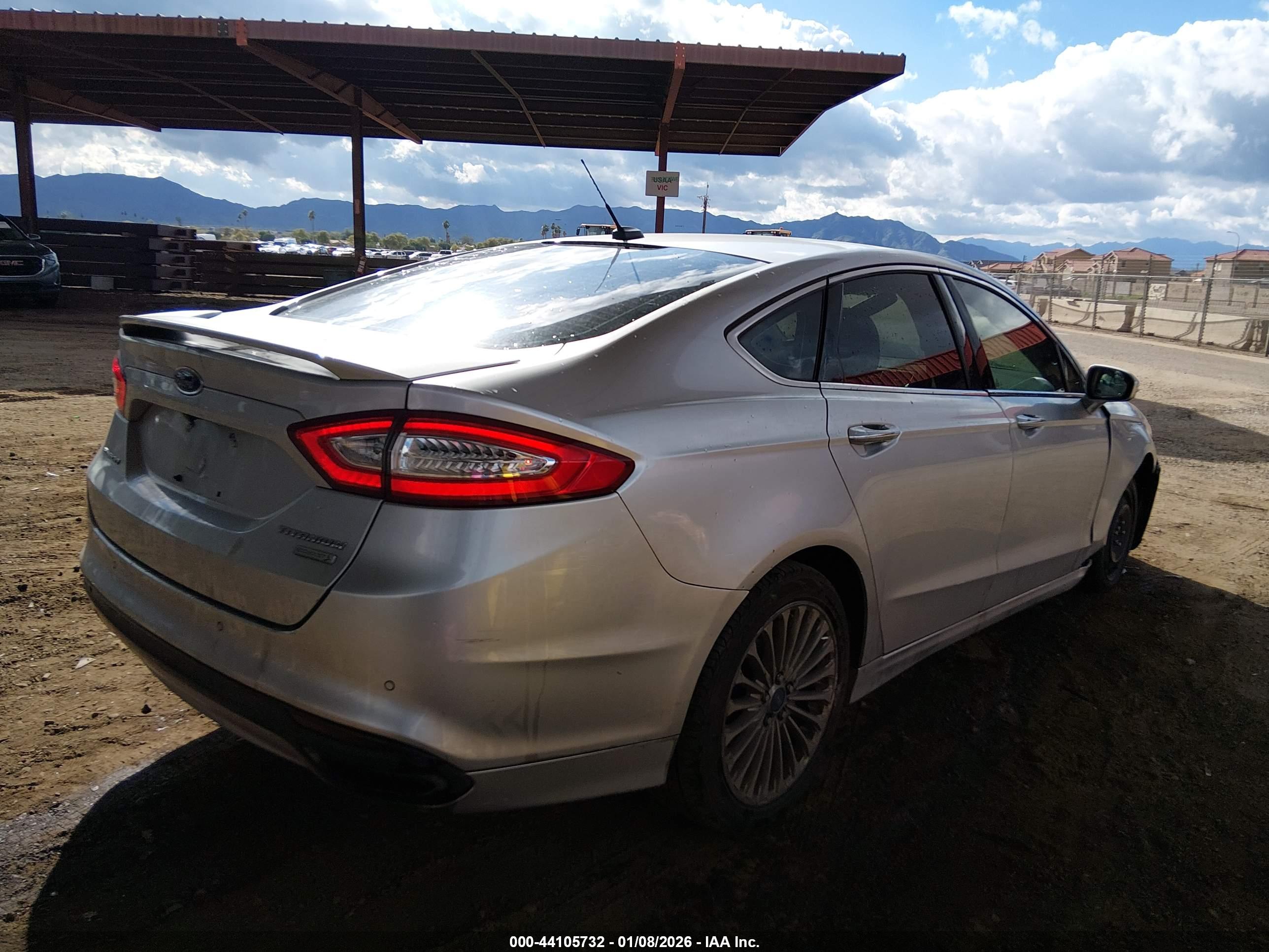 FORD FUSION image 4