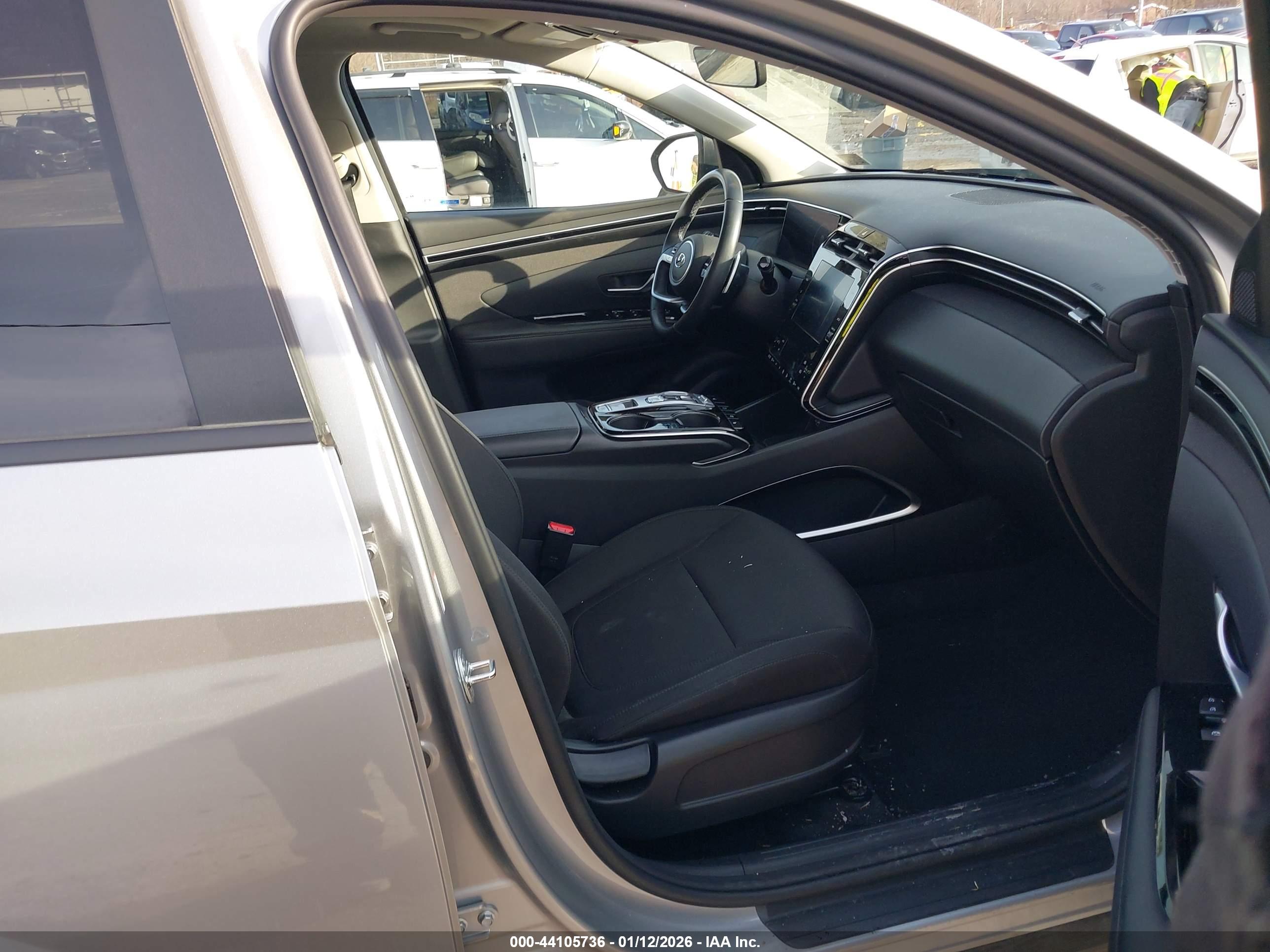 HYUNDAI TUCSON image 5