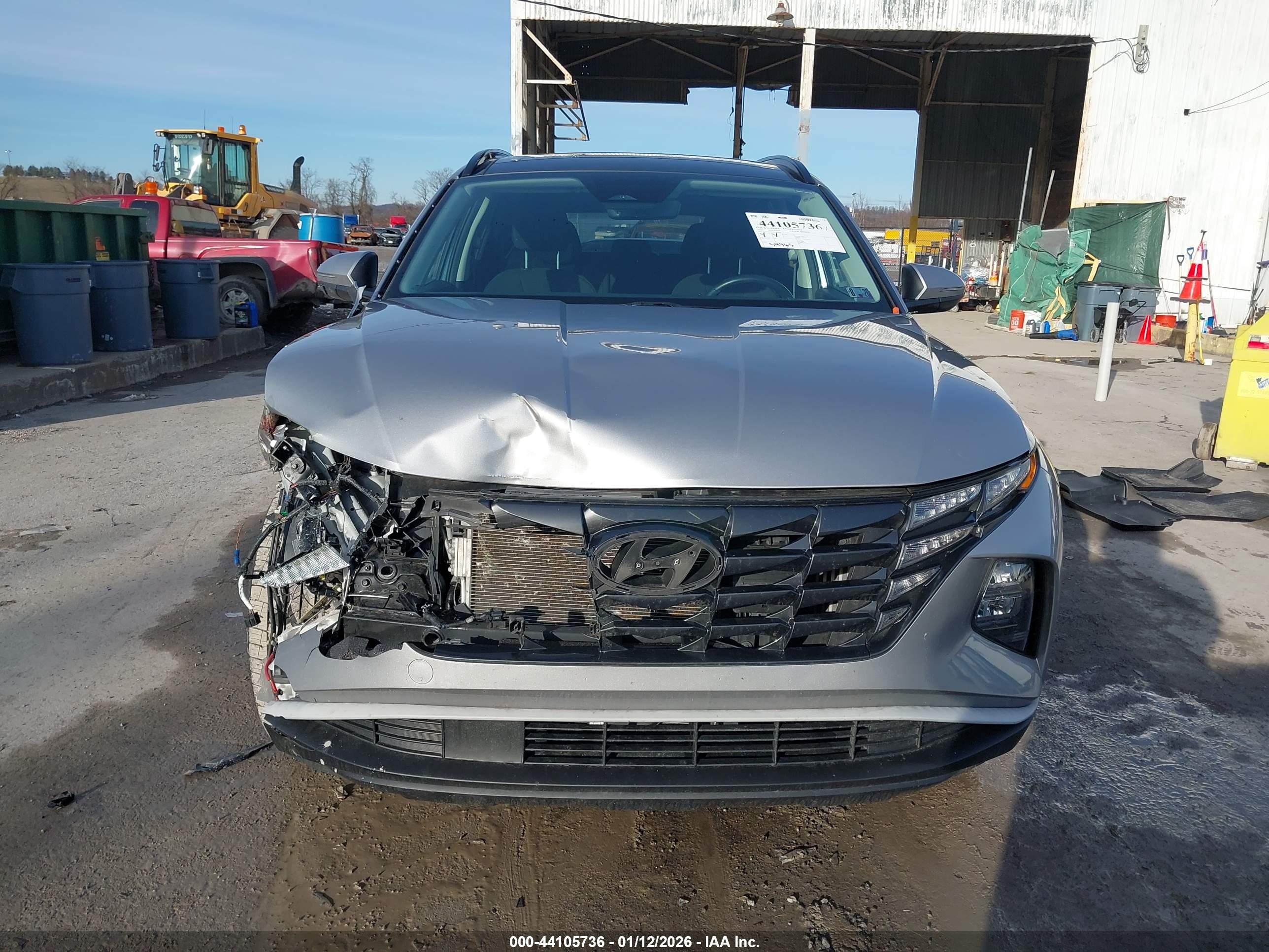 HYUNDAI TUCSON image 6