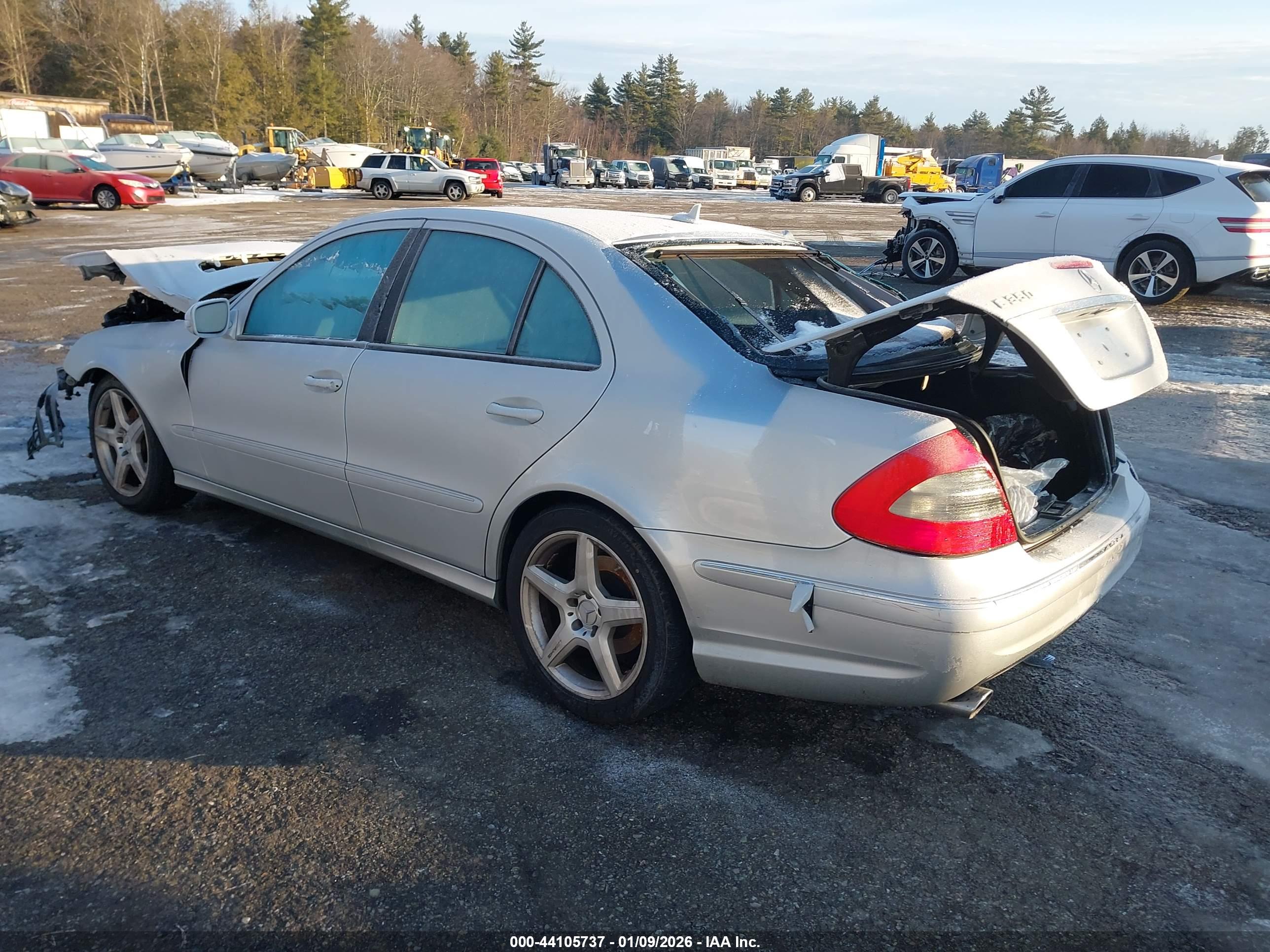 MERCEDES-BENZ E image 3