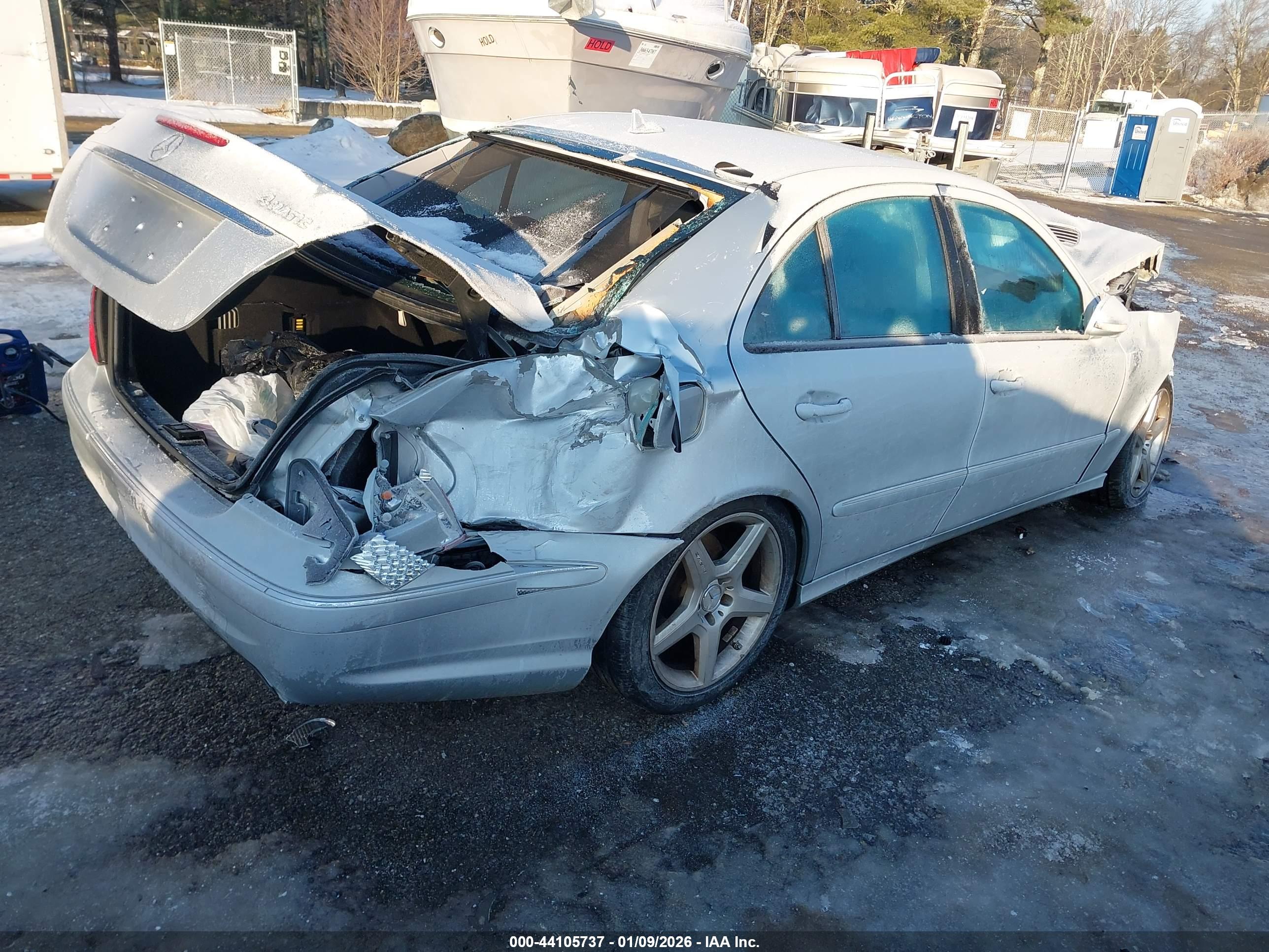 MERCEDES-BENZ E image 4