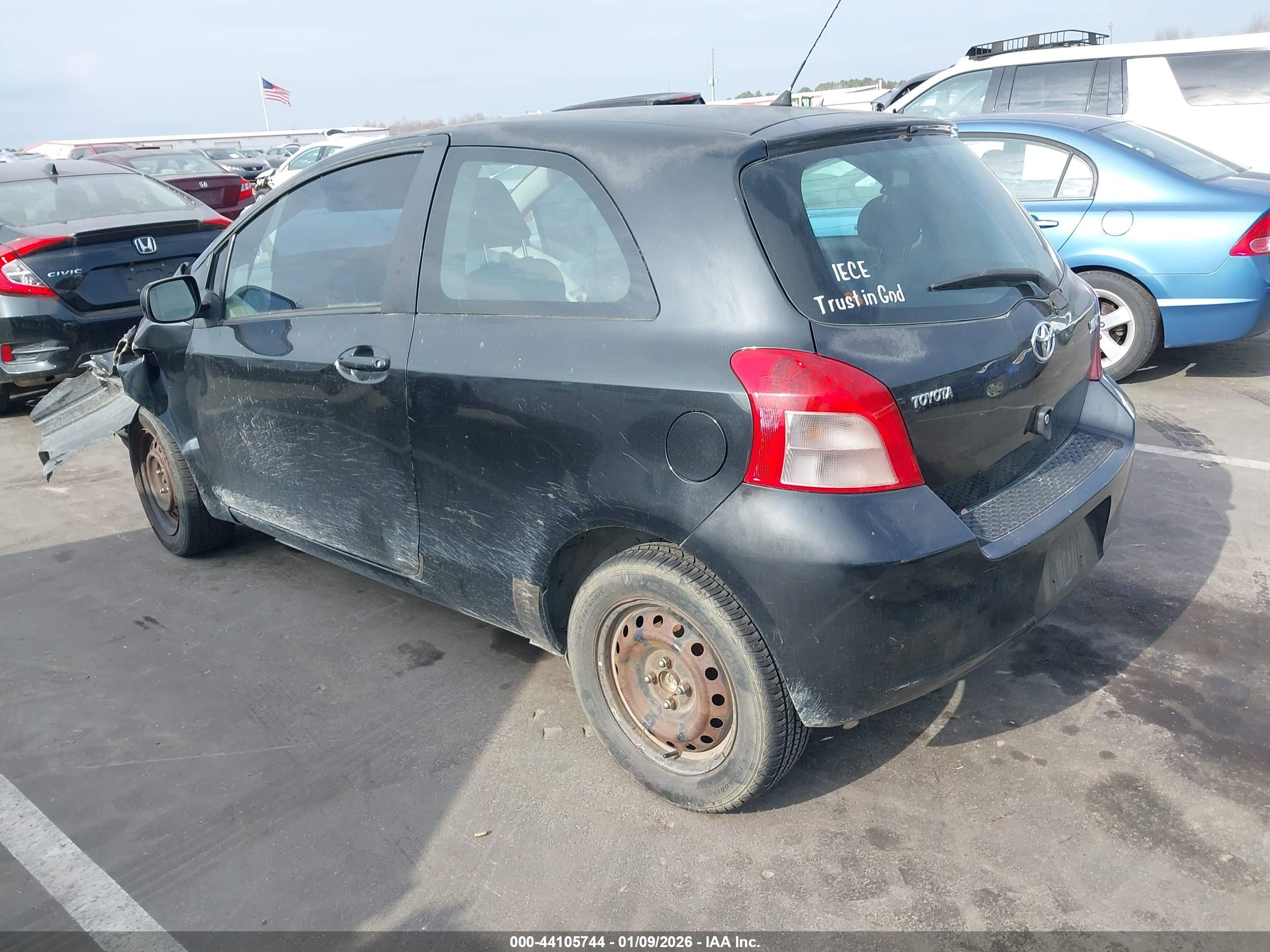 TOYOTA YARIS image 3