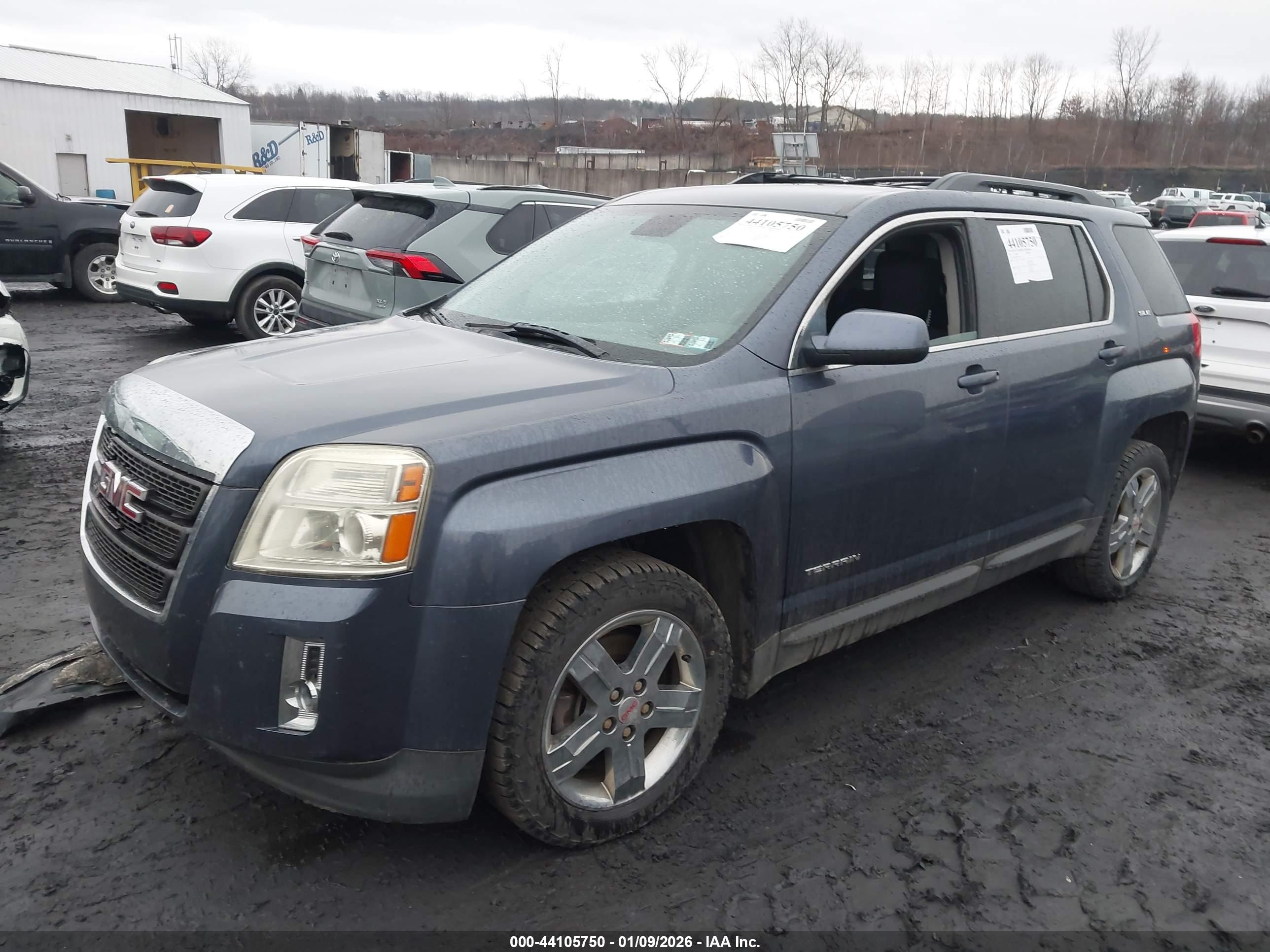 GMC TERRAIN image 2