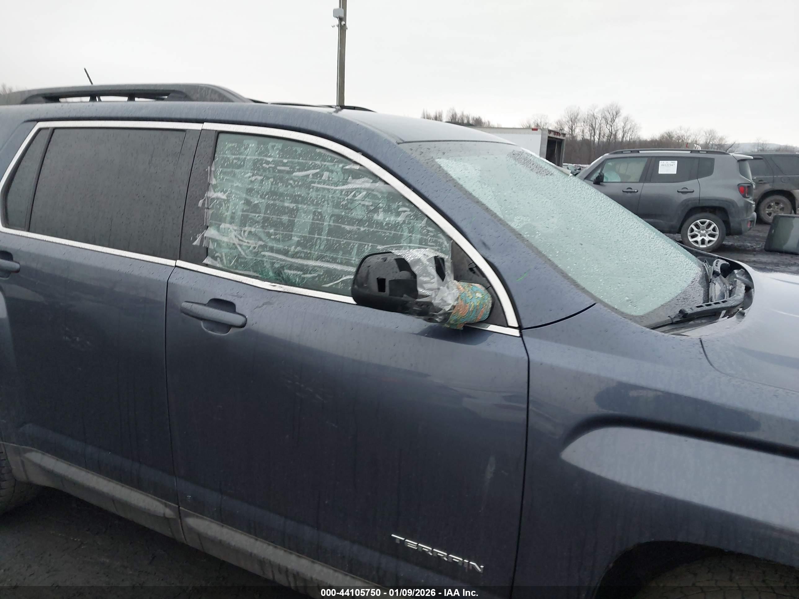 GMC TERRAIN image 6