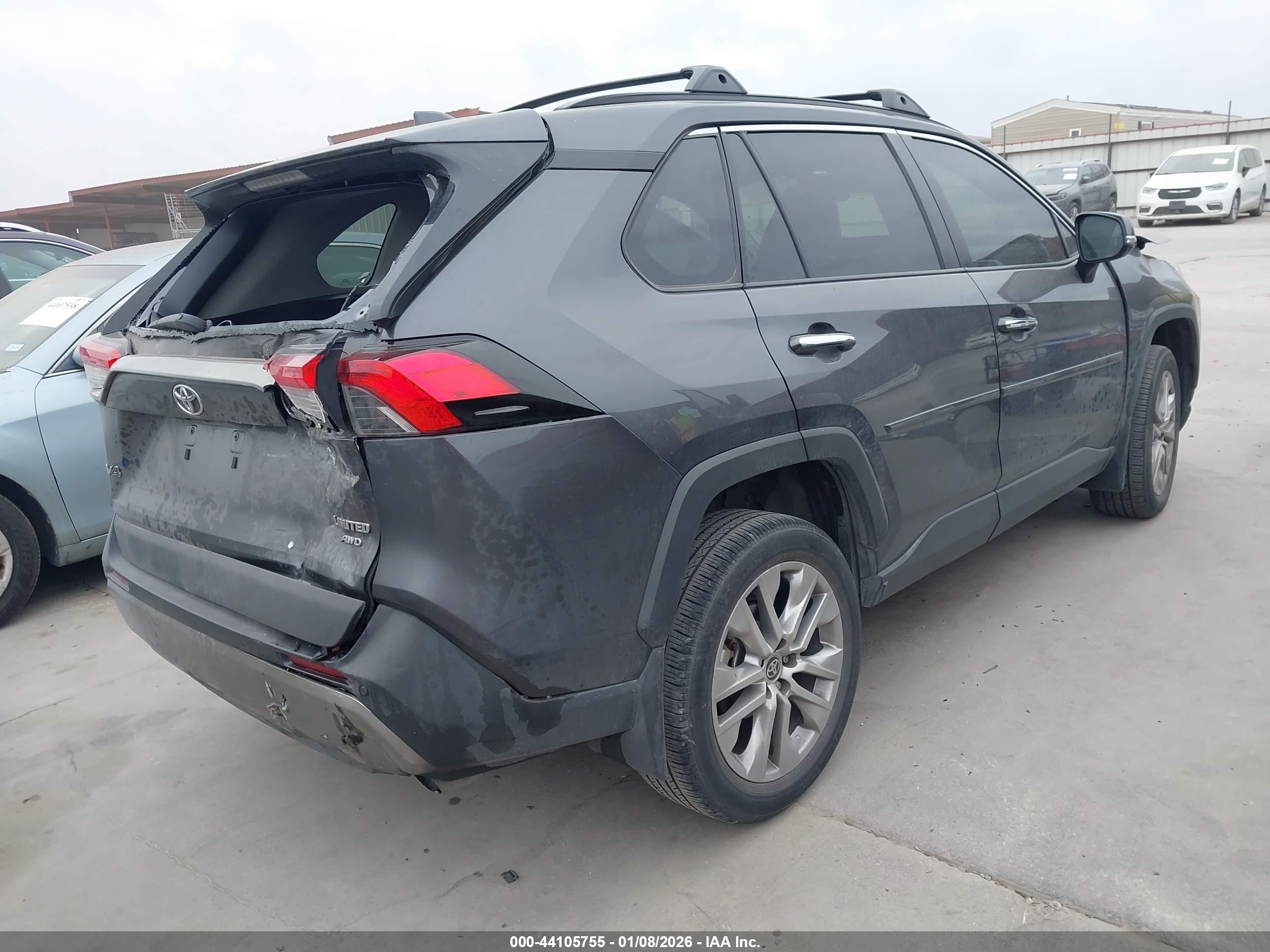 TOYOTA RAV4 image 4