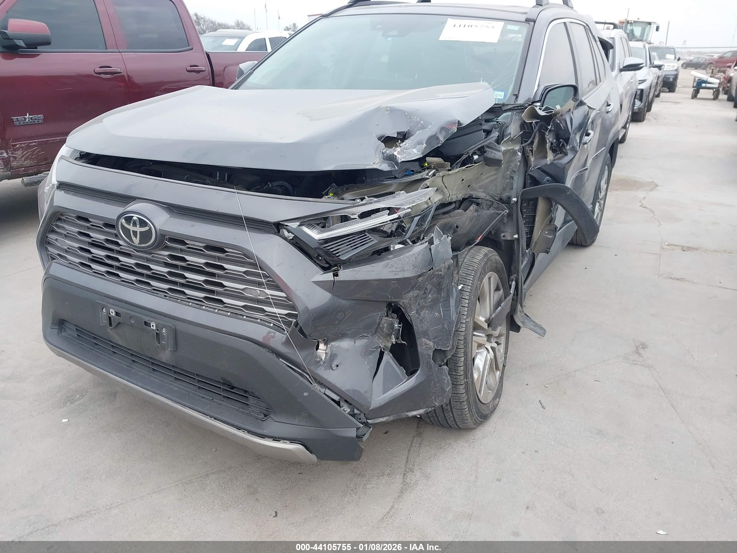 TOYOTA RAV4 image 6